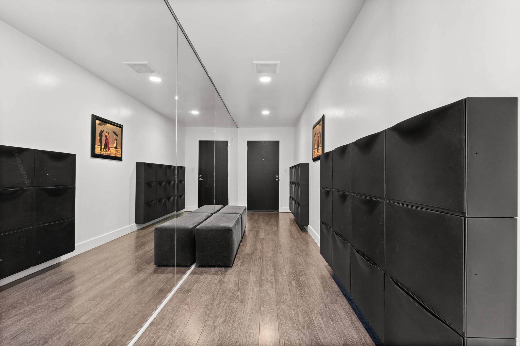 DONNER TOWERS - Residential