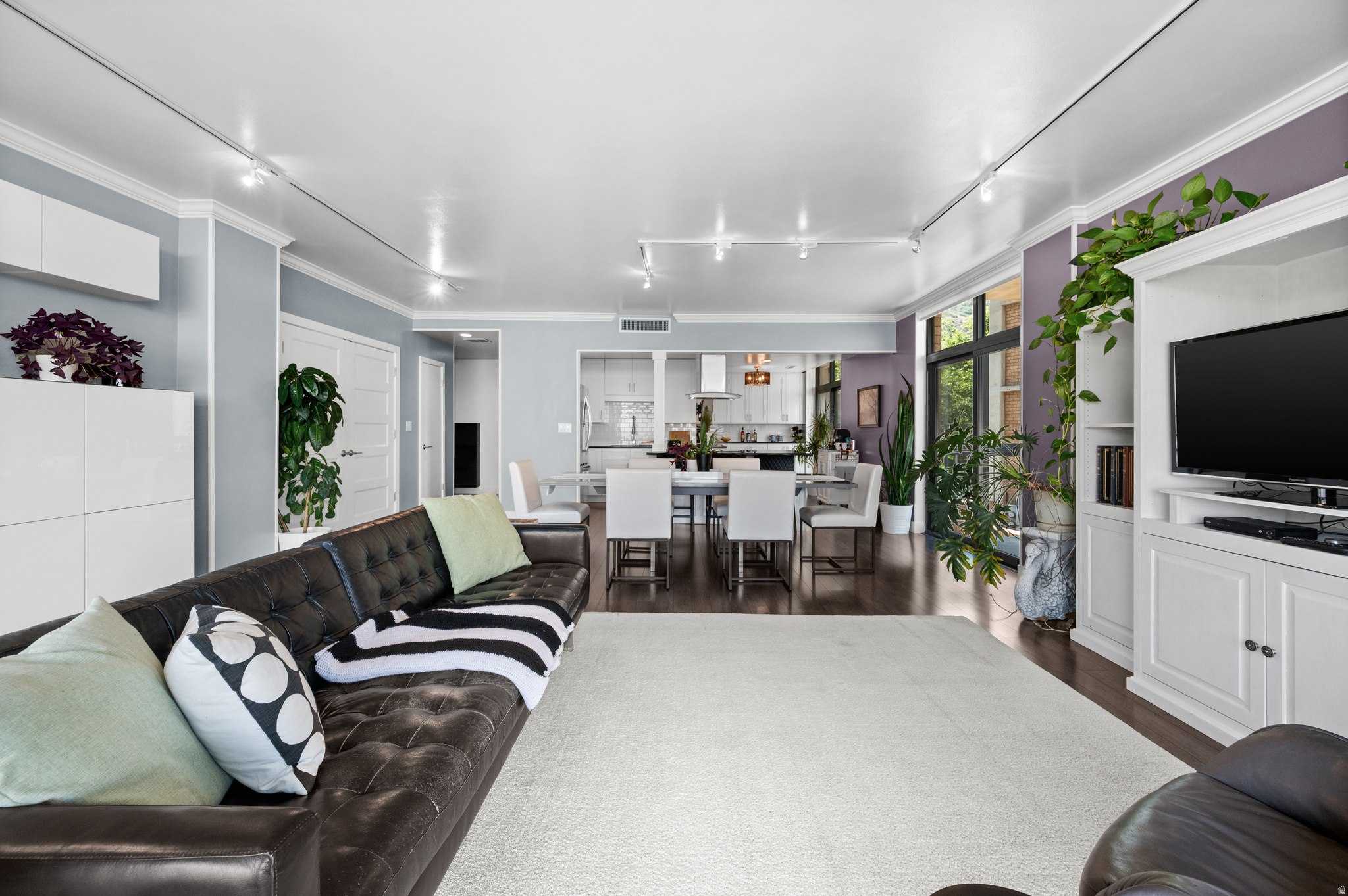 DONNER TOWERS - Residential
