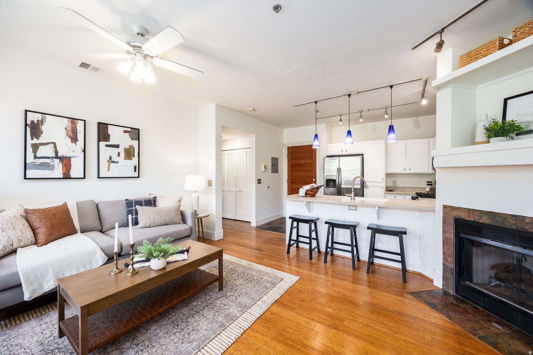 PINEBROOK POINTE CONDOMINIUMS - Residential