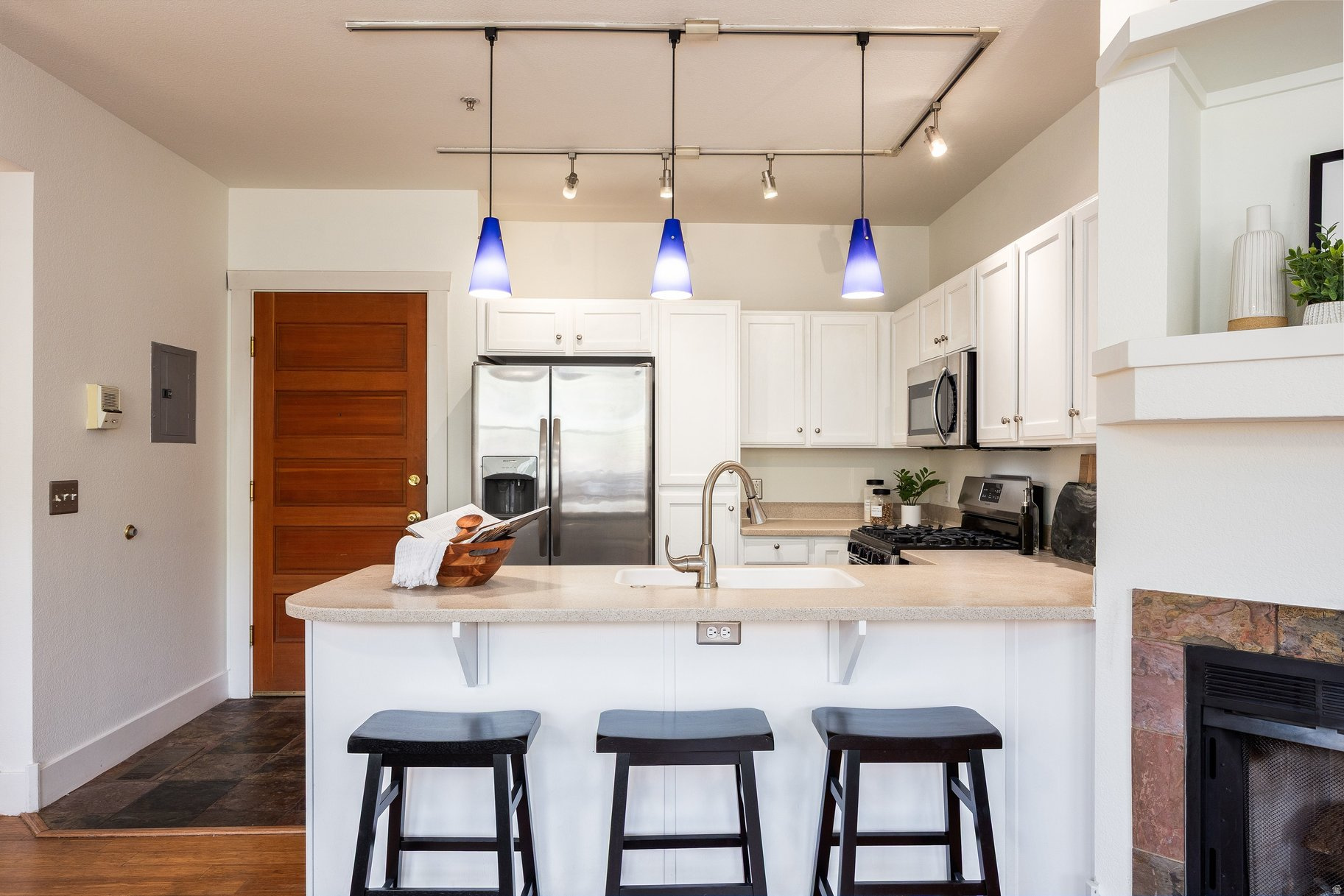 PINEBROOK POINTE CONDOMINIUMS - Residential