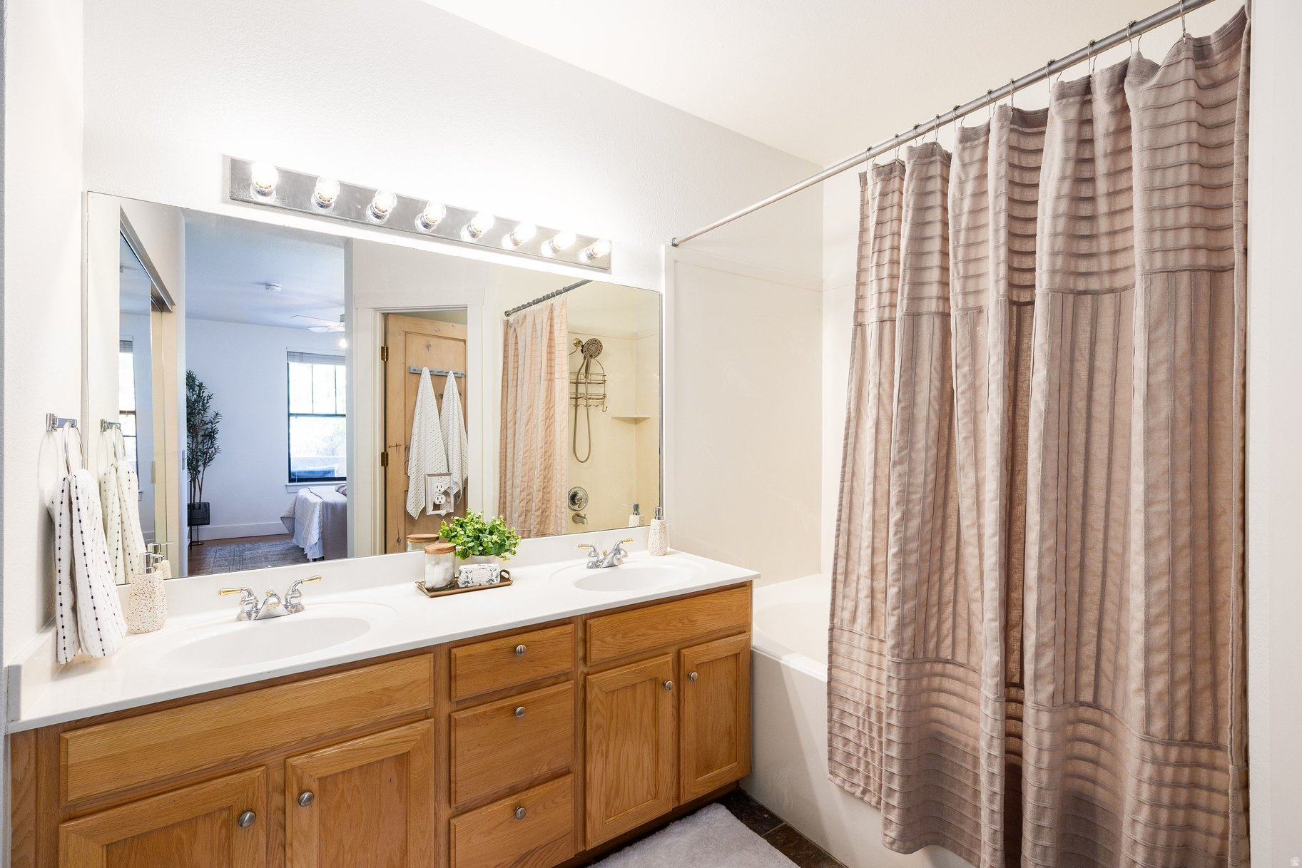 PINEBROOK POINTE CONDOMINIUMS - Residential