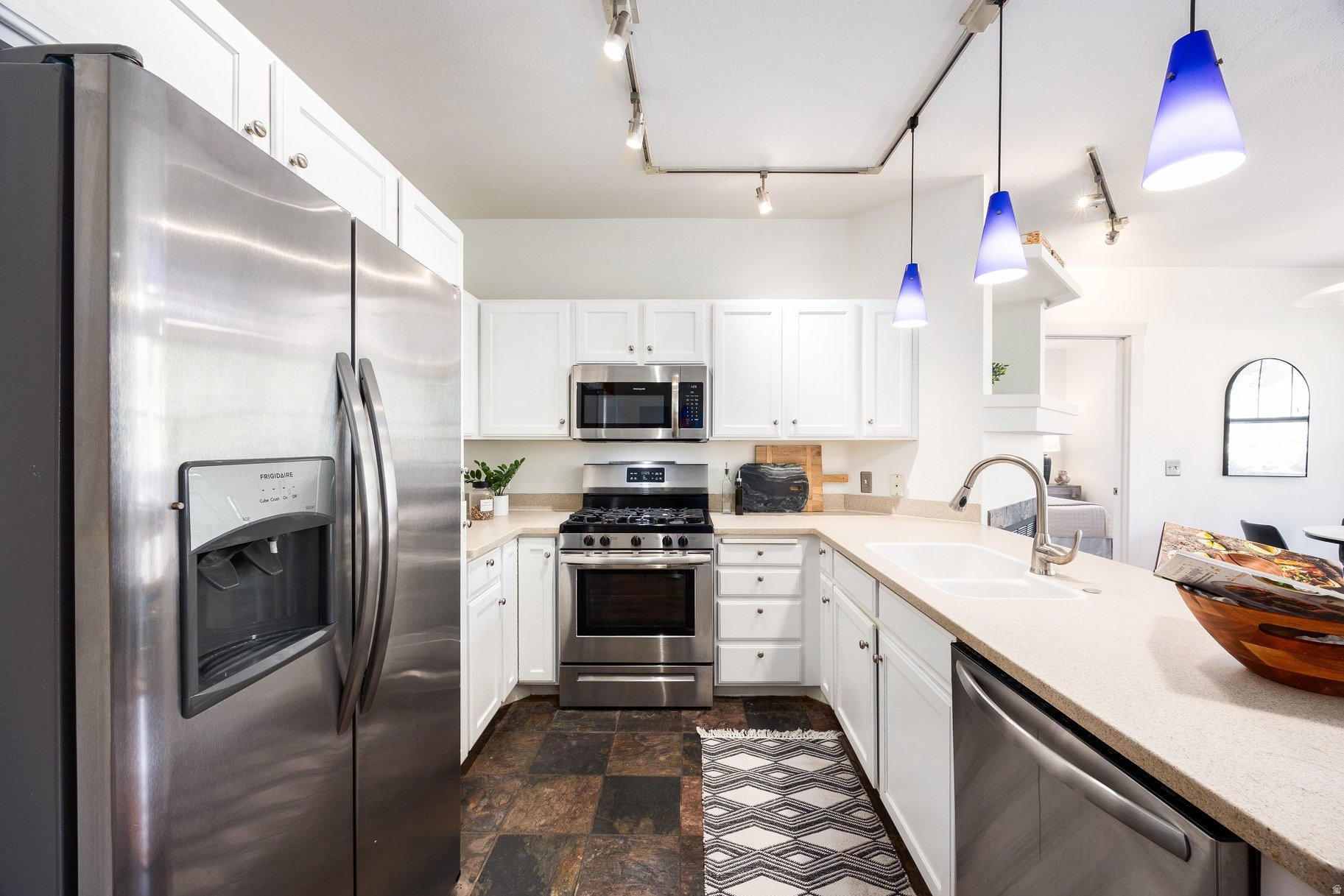 PINEBROOK POINTE CONDOMINIUMS - Residential