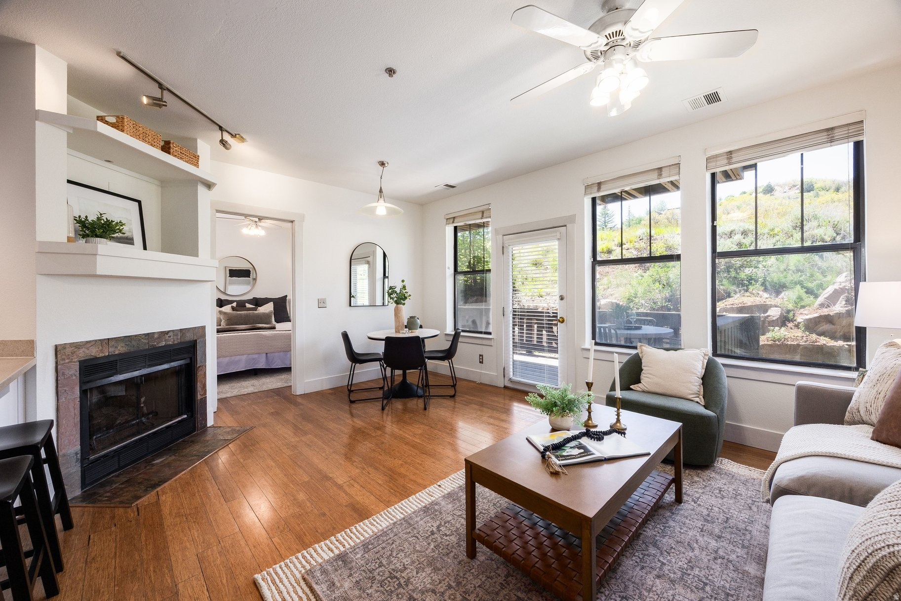 PINEBROOK POINTE CONDOMINIUMS - Residential