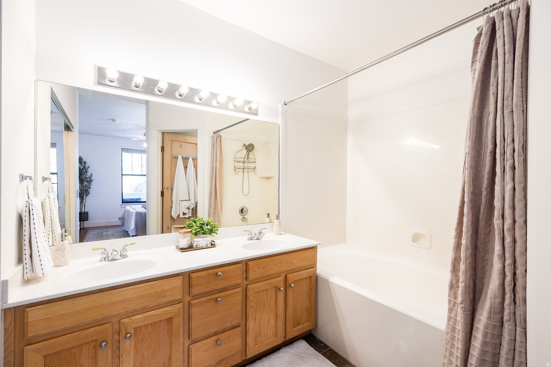 PINEBROOK POINTE CONDOMINIUMS - Residential