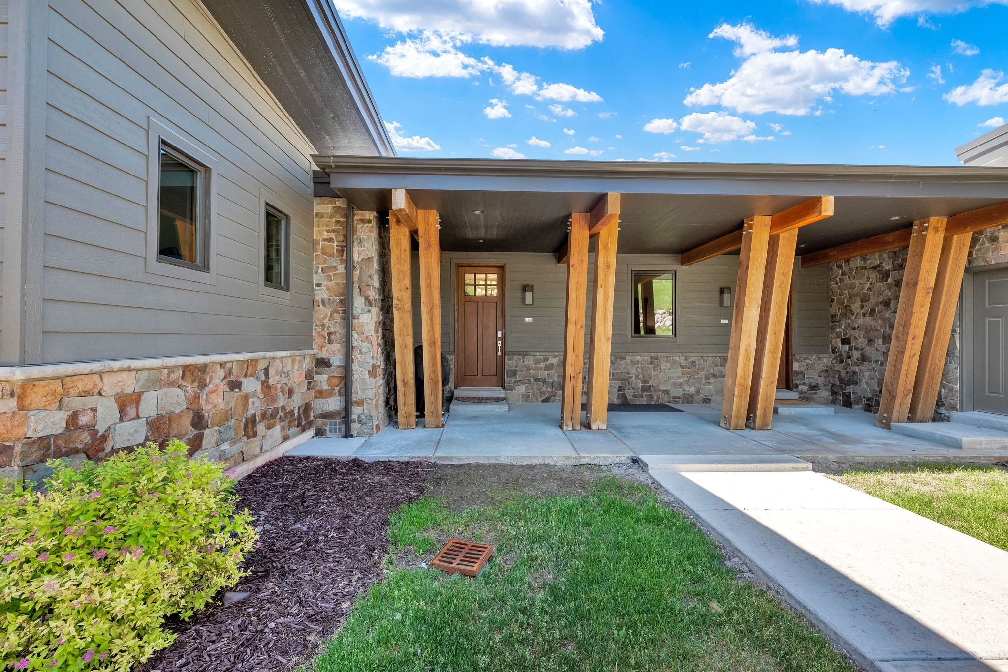 THE RIDGE TOWNHOMES - Residential