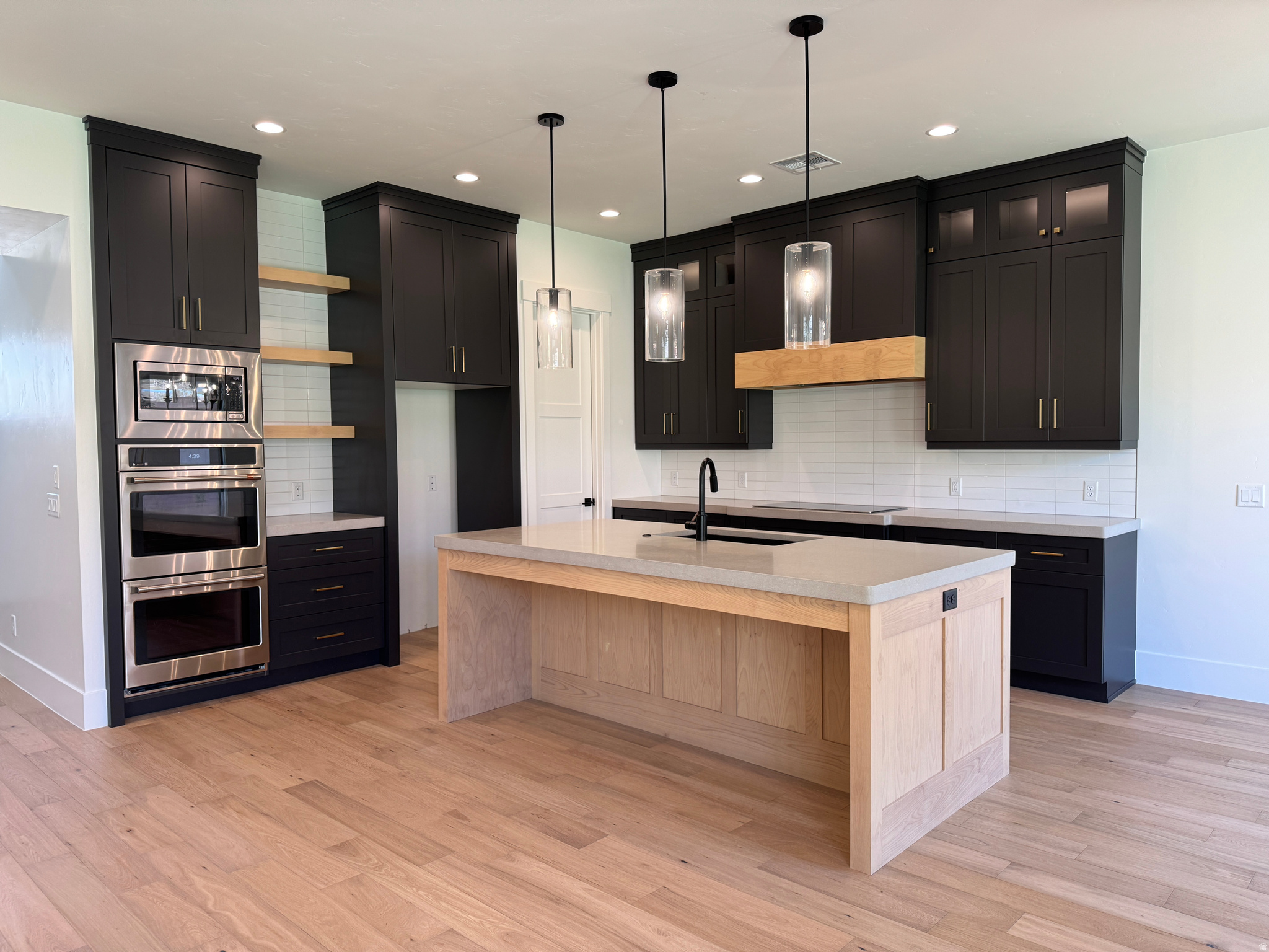 RED MESA @ SUNRISE VALLEY - Residential