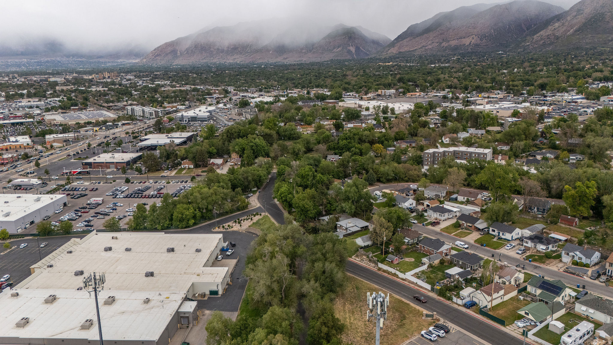 COUNTRY CLUB HEIGHTS - Residential