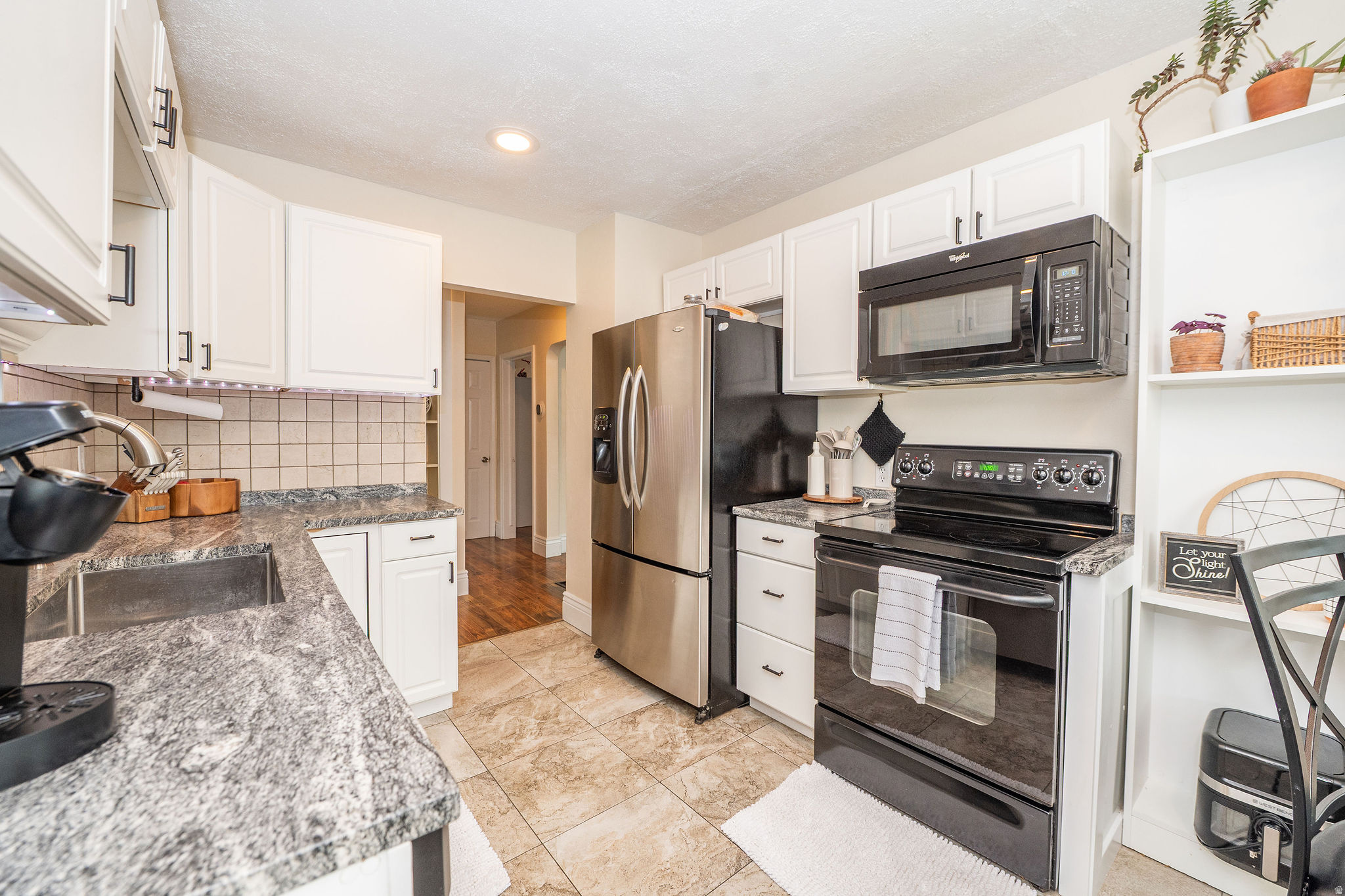 COUNTRY CLUB HEIGHTS - Residential