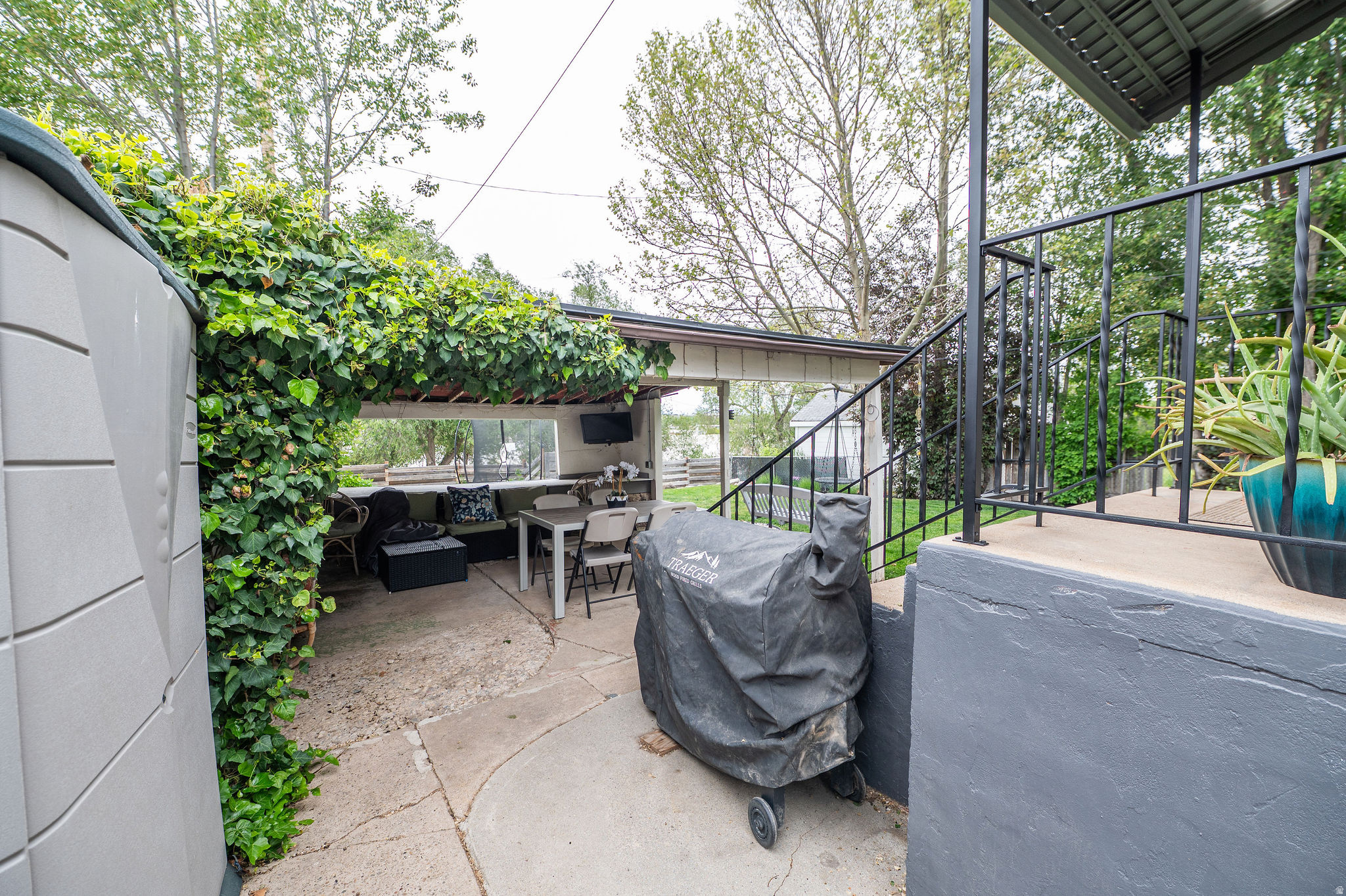 COUNTRY CLUB HEIGHTS - Residential