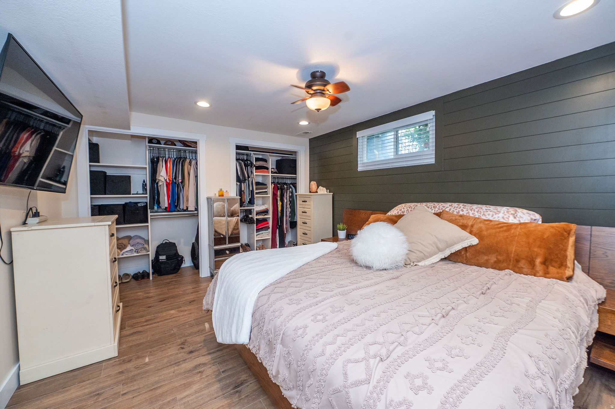 COUNTRY CLUB HEIGHTS - Residential