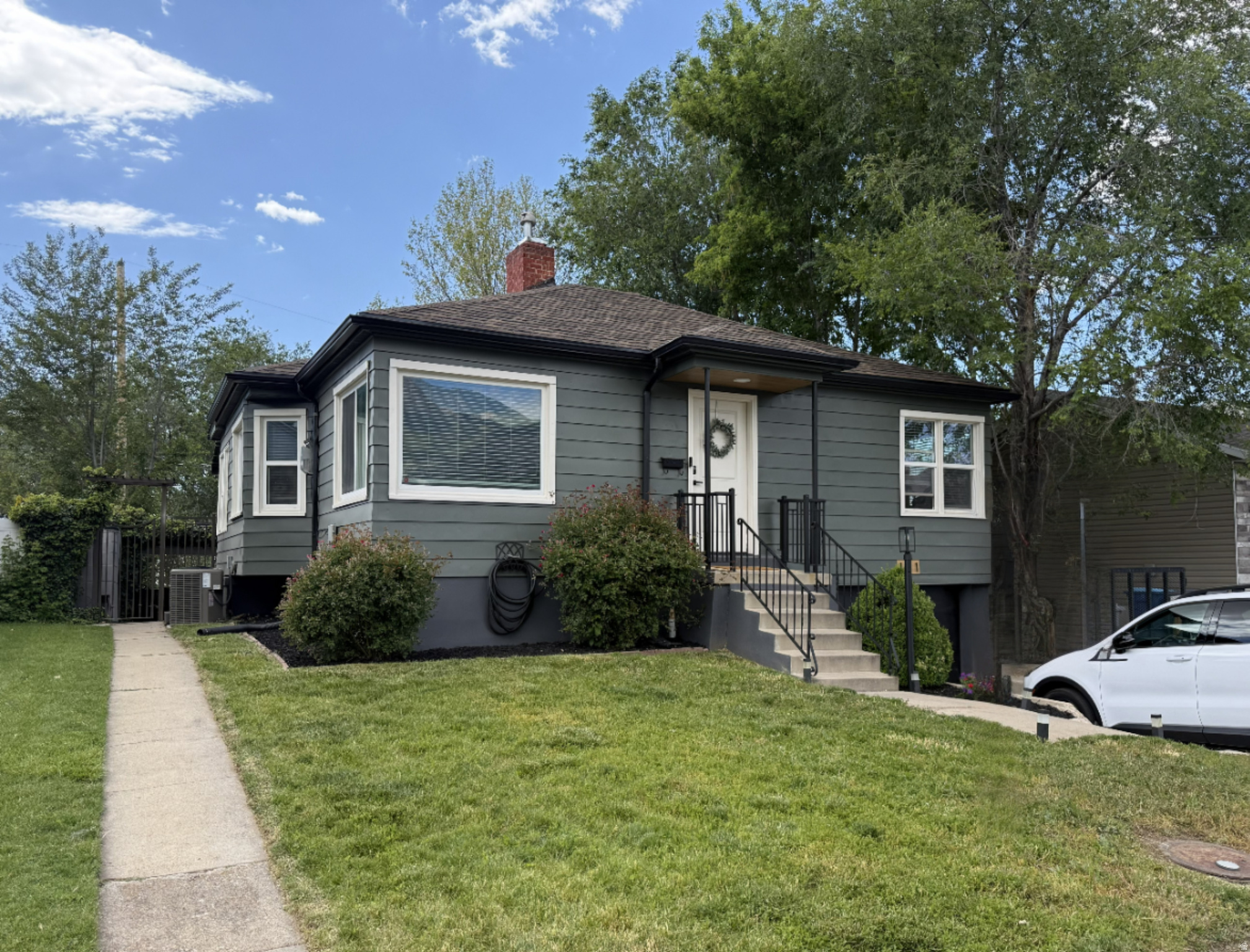 COUNTRY CLUB HEIGHTS - Residential