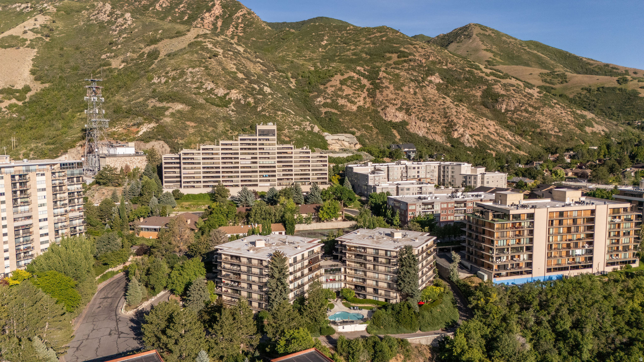 OAKCREST GARDENS - Residential
