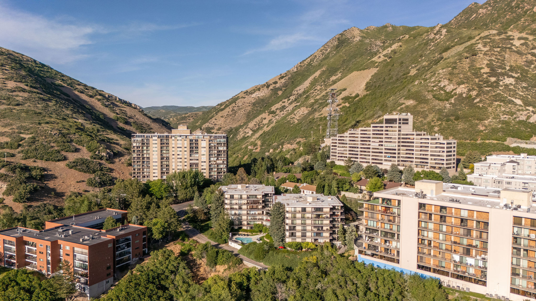OAKCREST GARDENS - Residential