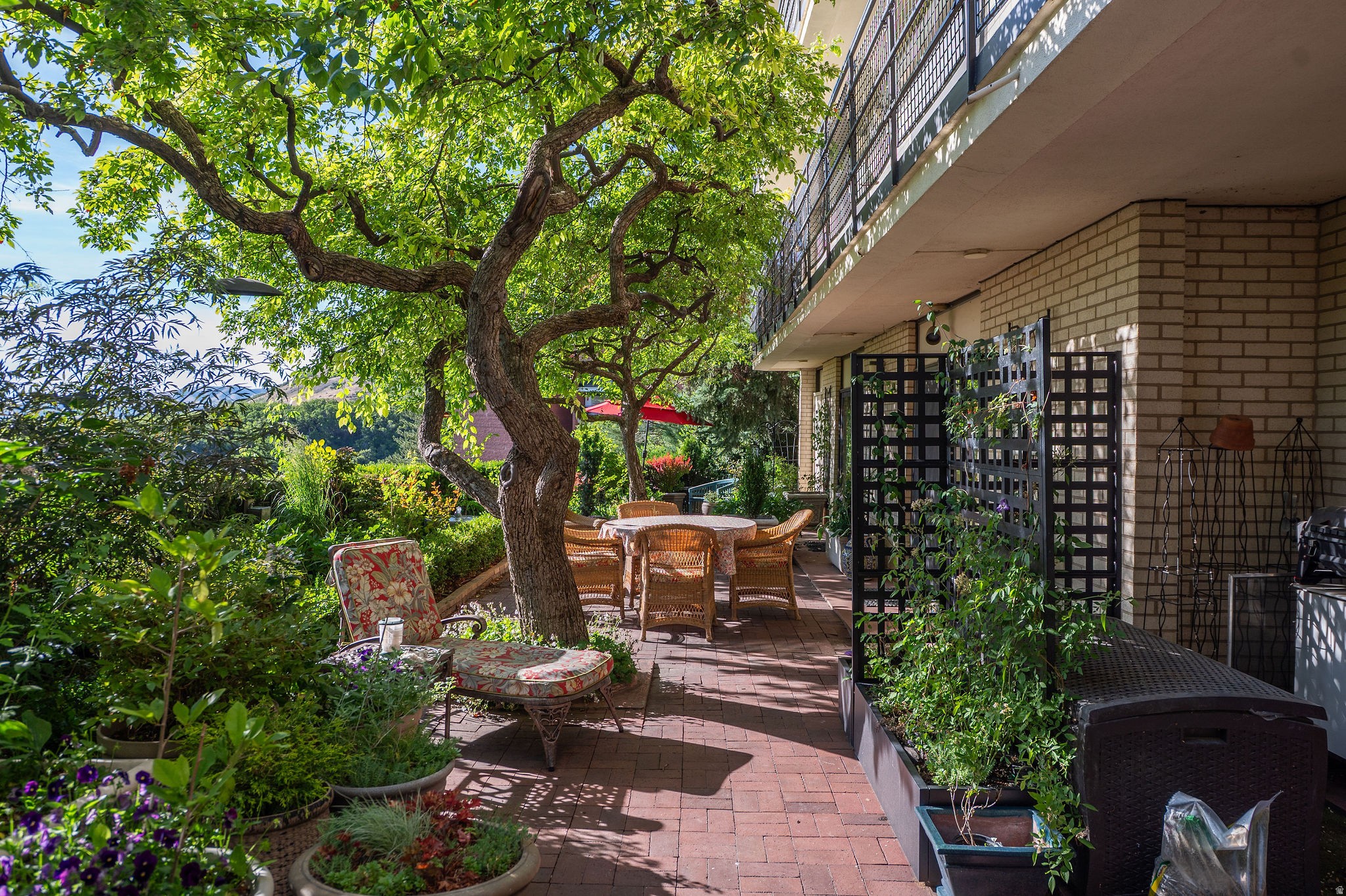OAKCREST GARDENS - Residential