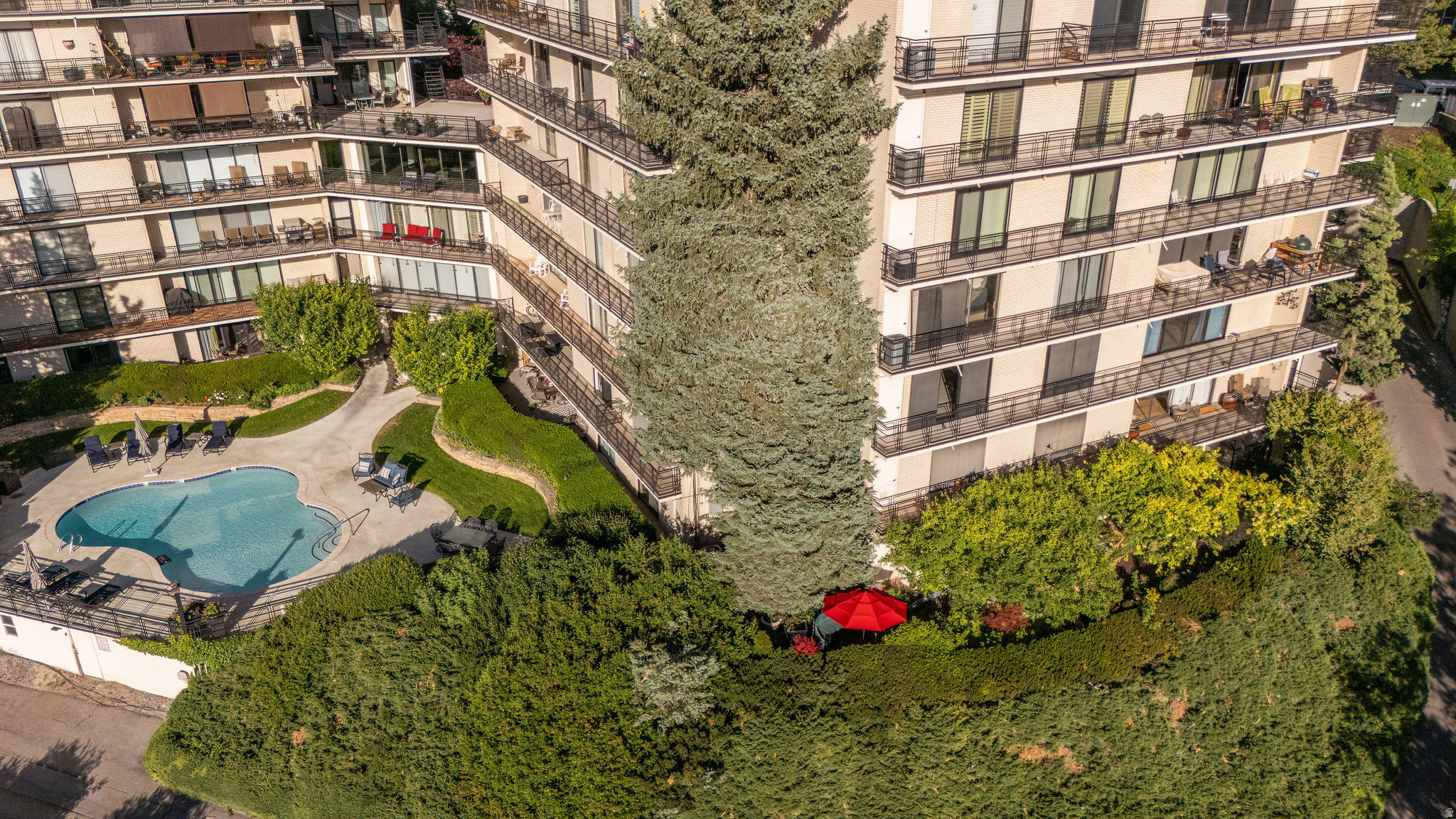 OAKCREST GARDENS - Residential
