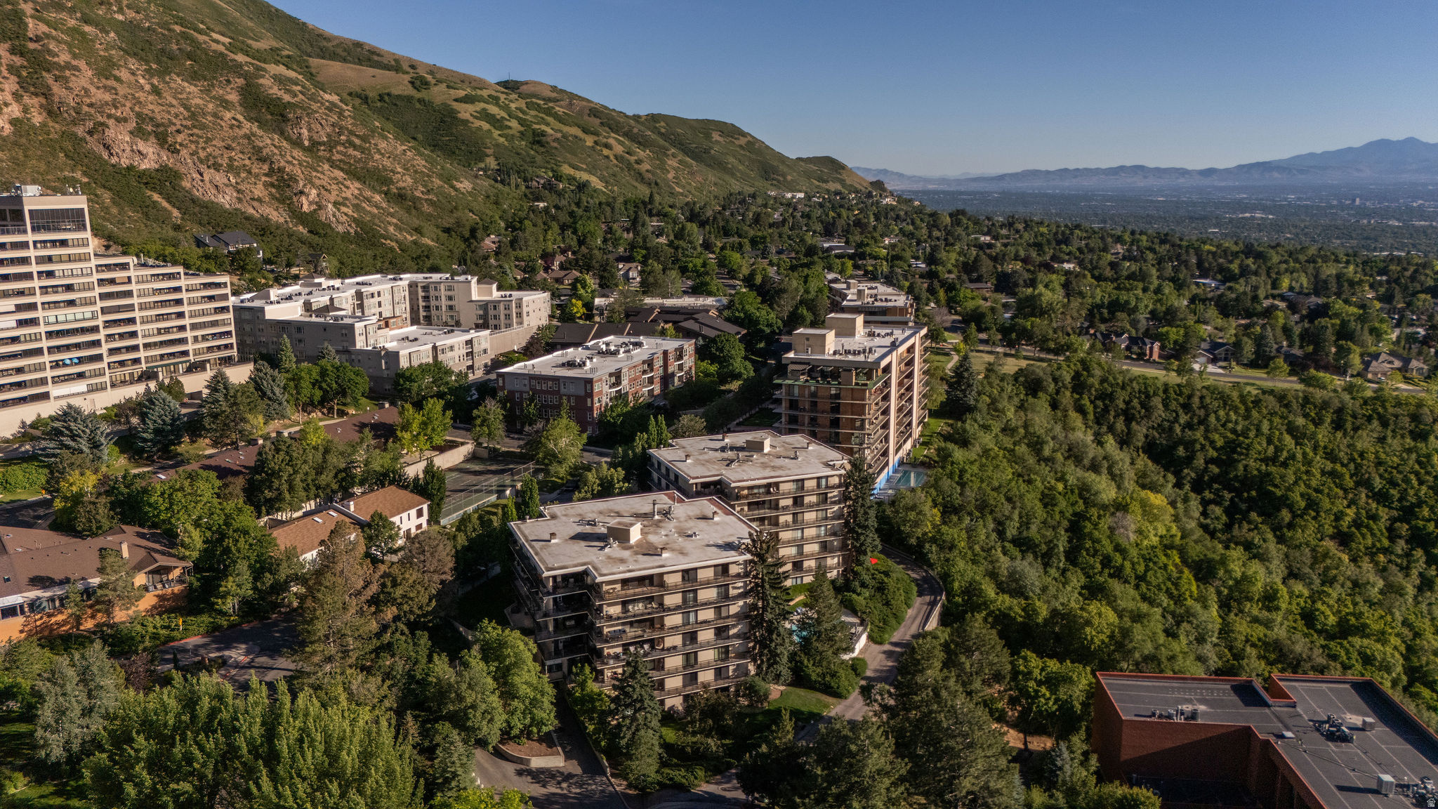 OAKCREST GARDENS - Residential