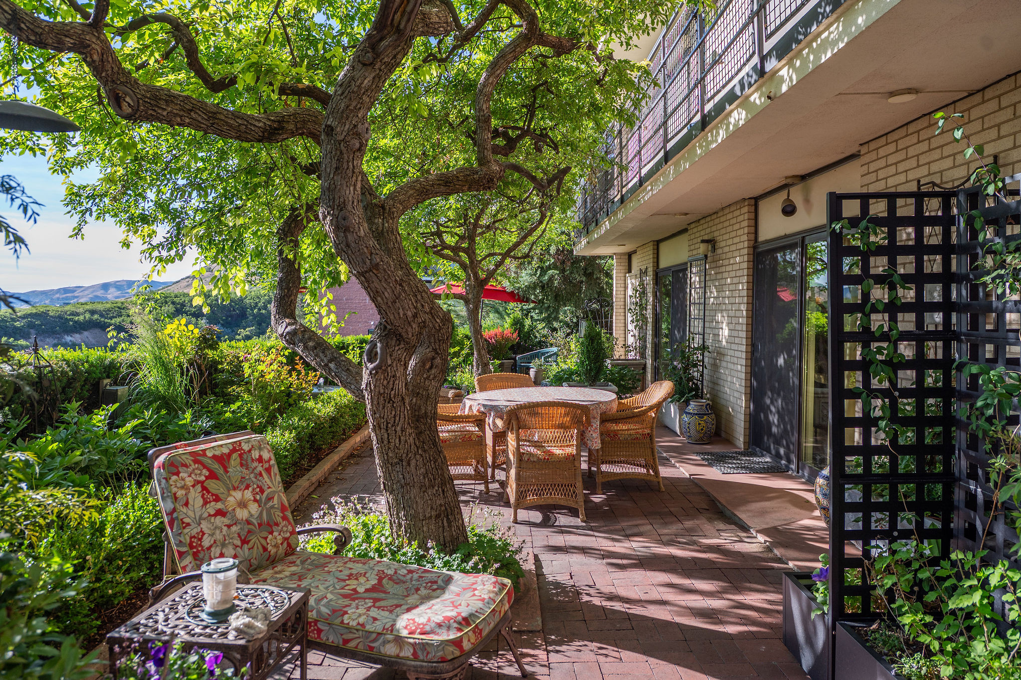 OAKCREST GARDENS - Residential