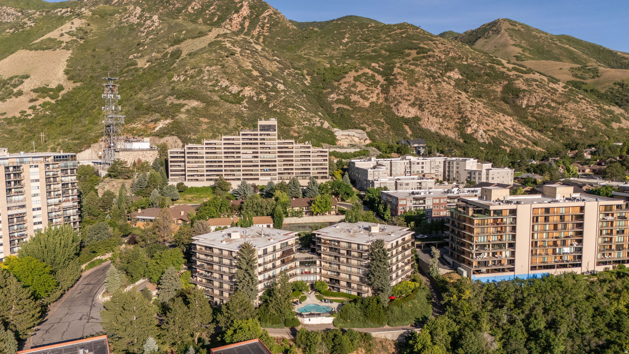 OAKCREST GARDENS - Residential