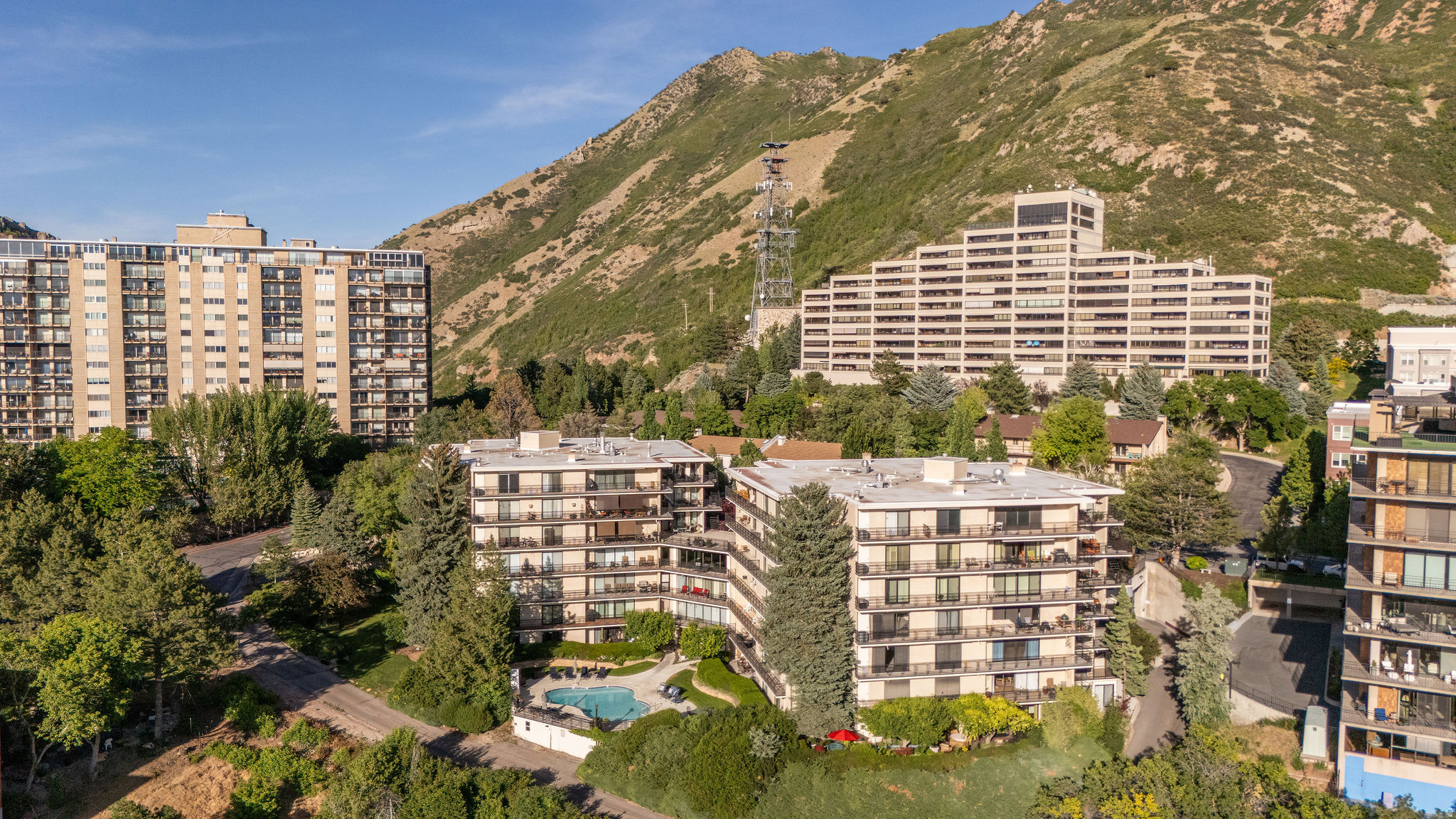 OAKCREST GARDENS - Residential