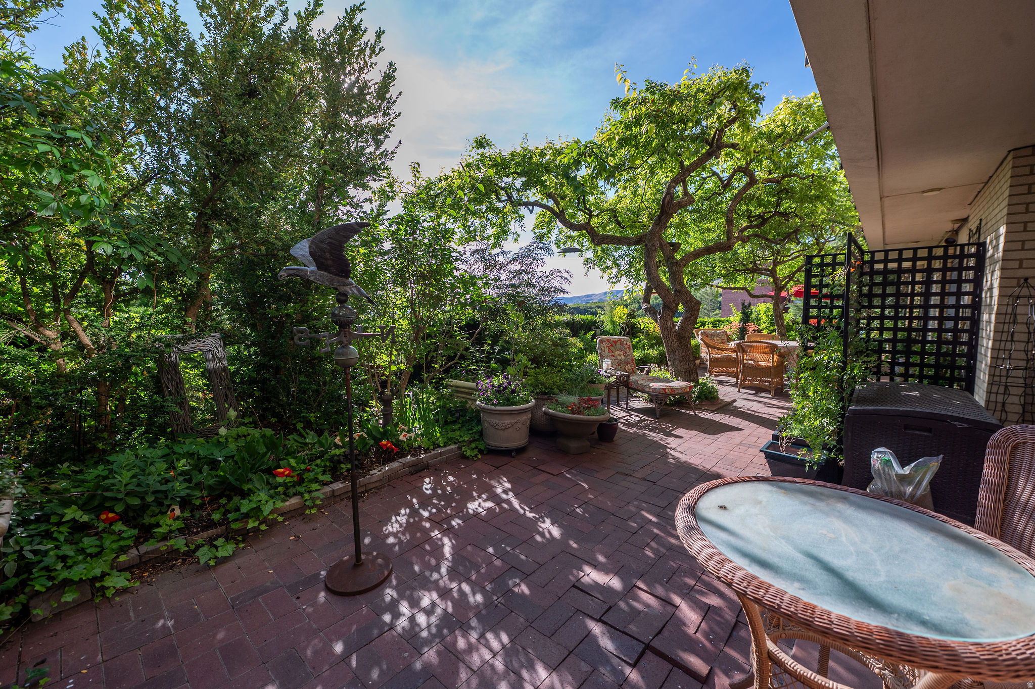 OAKCREST GARDENS - Residential