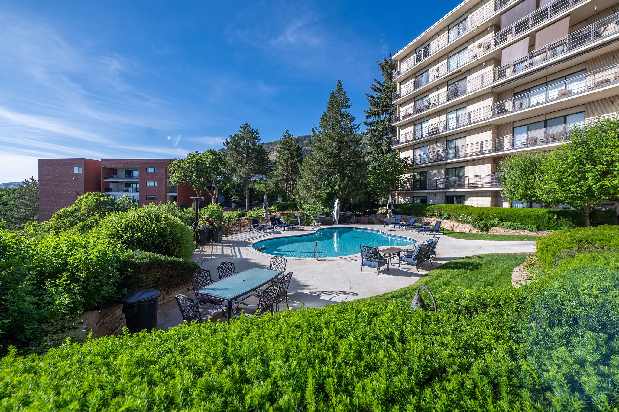 OAKCREST GARDENS - Residential