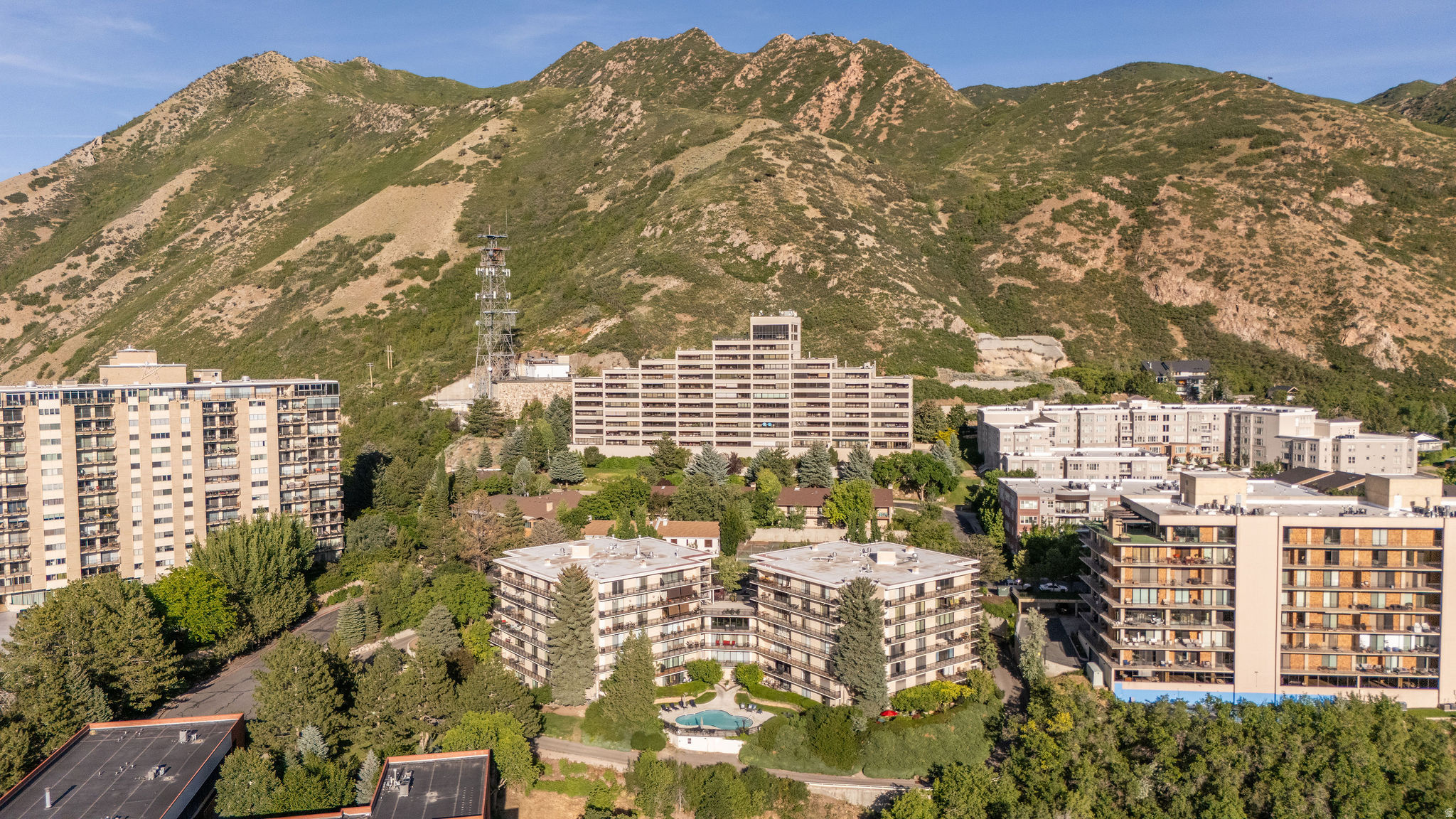 OAKCREST GARDENS - Residential