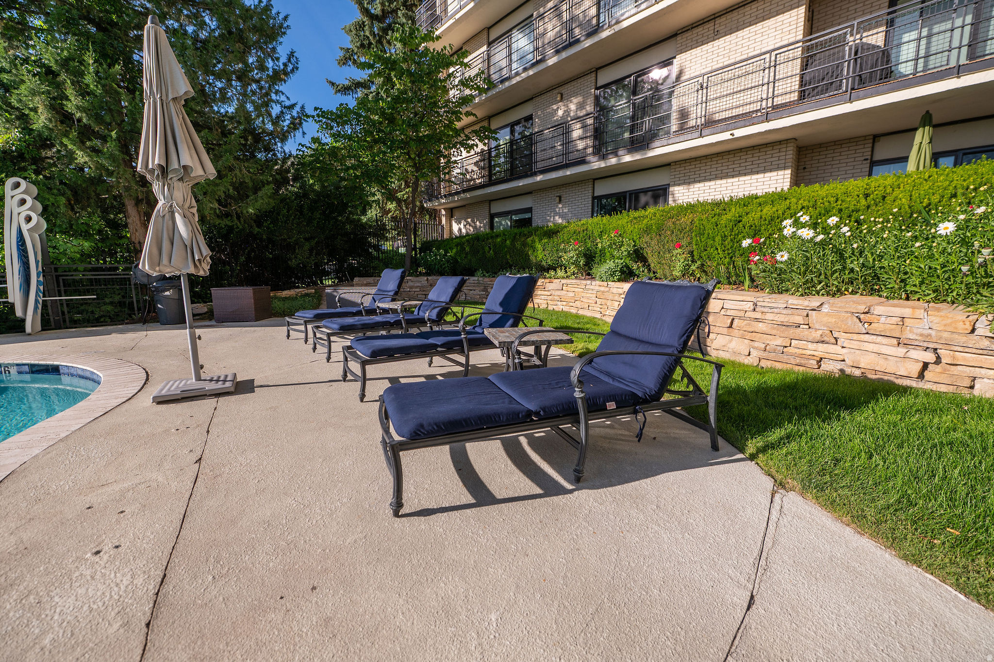 OAKCREST GARDENS - Residential