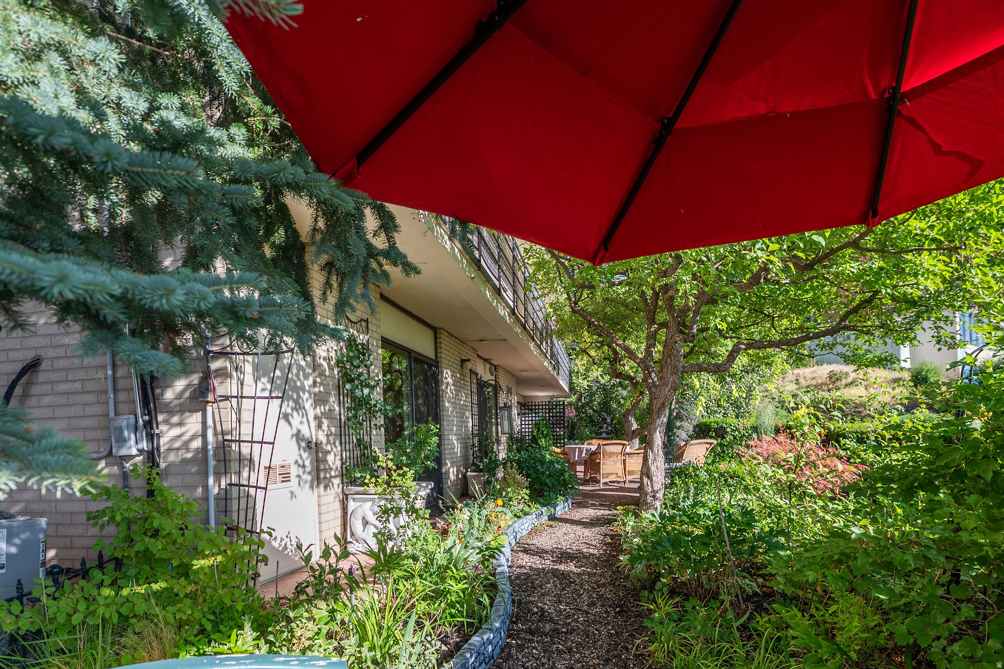 OAKCREST GARDENS - Residential