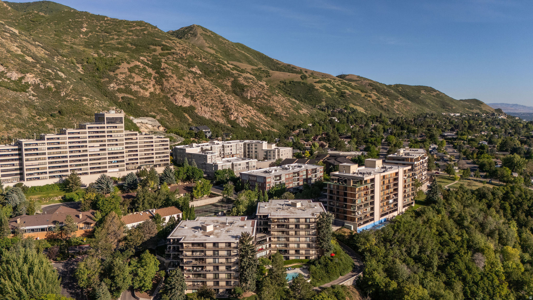 OAKCREST GARDENS - Residential