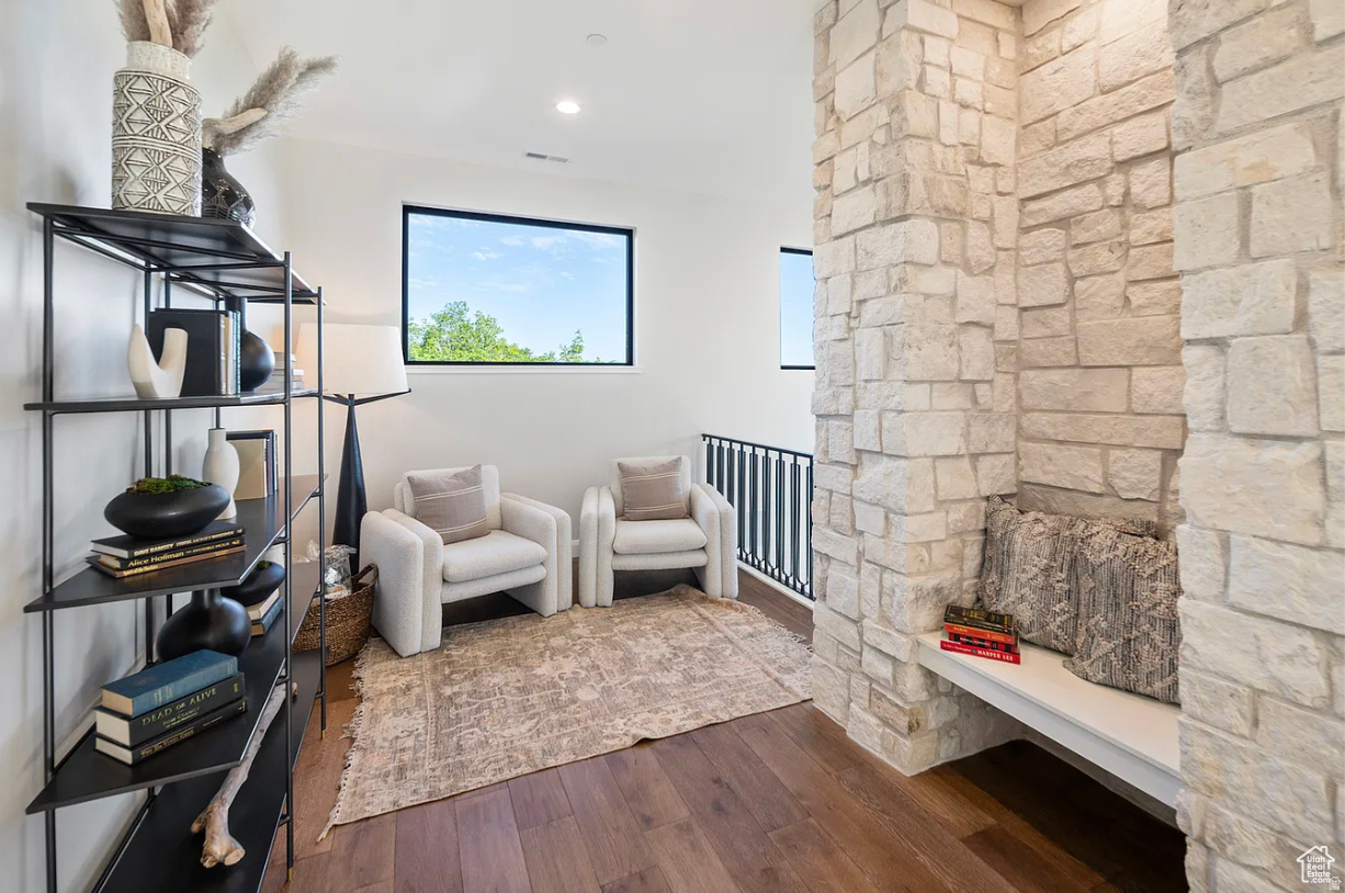 SUMMIT CREEK - Residential