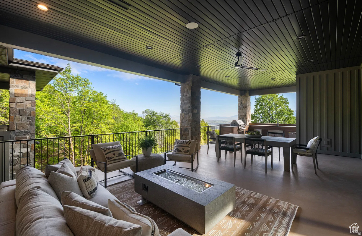 SUMMIT CREEK - Residential