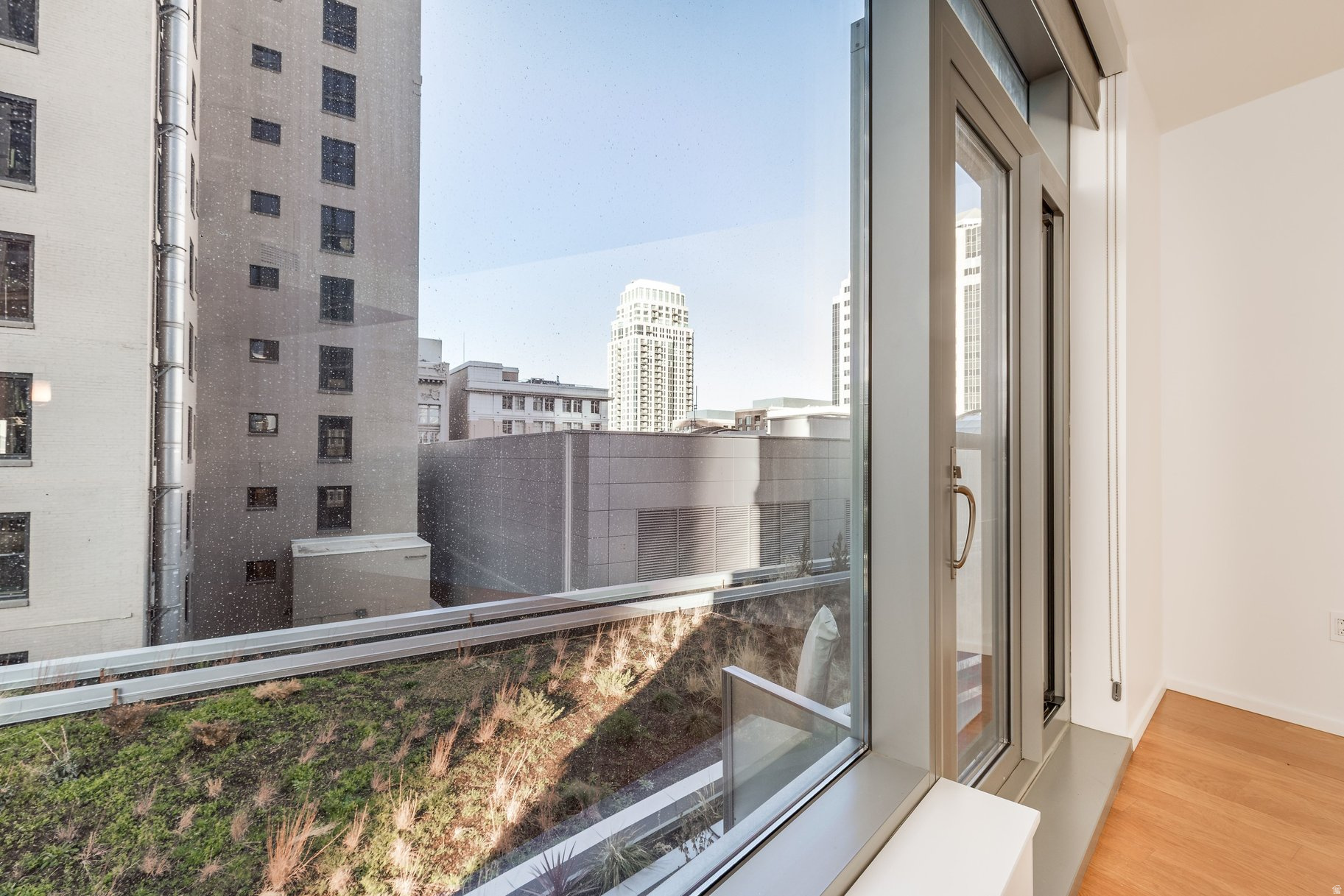 THE REGENT - Residential
