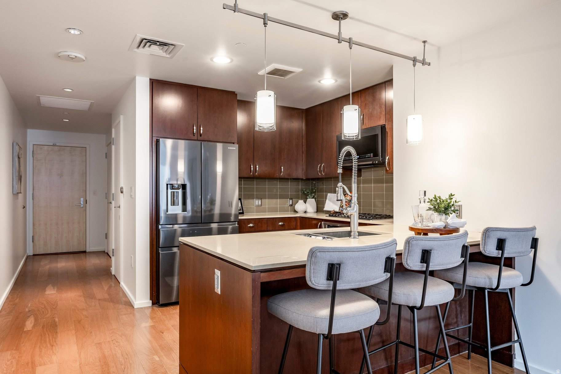 THE REGENT - Residential