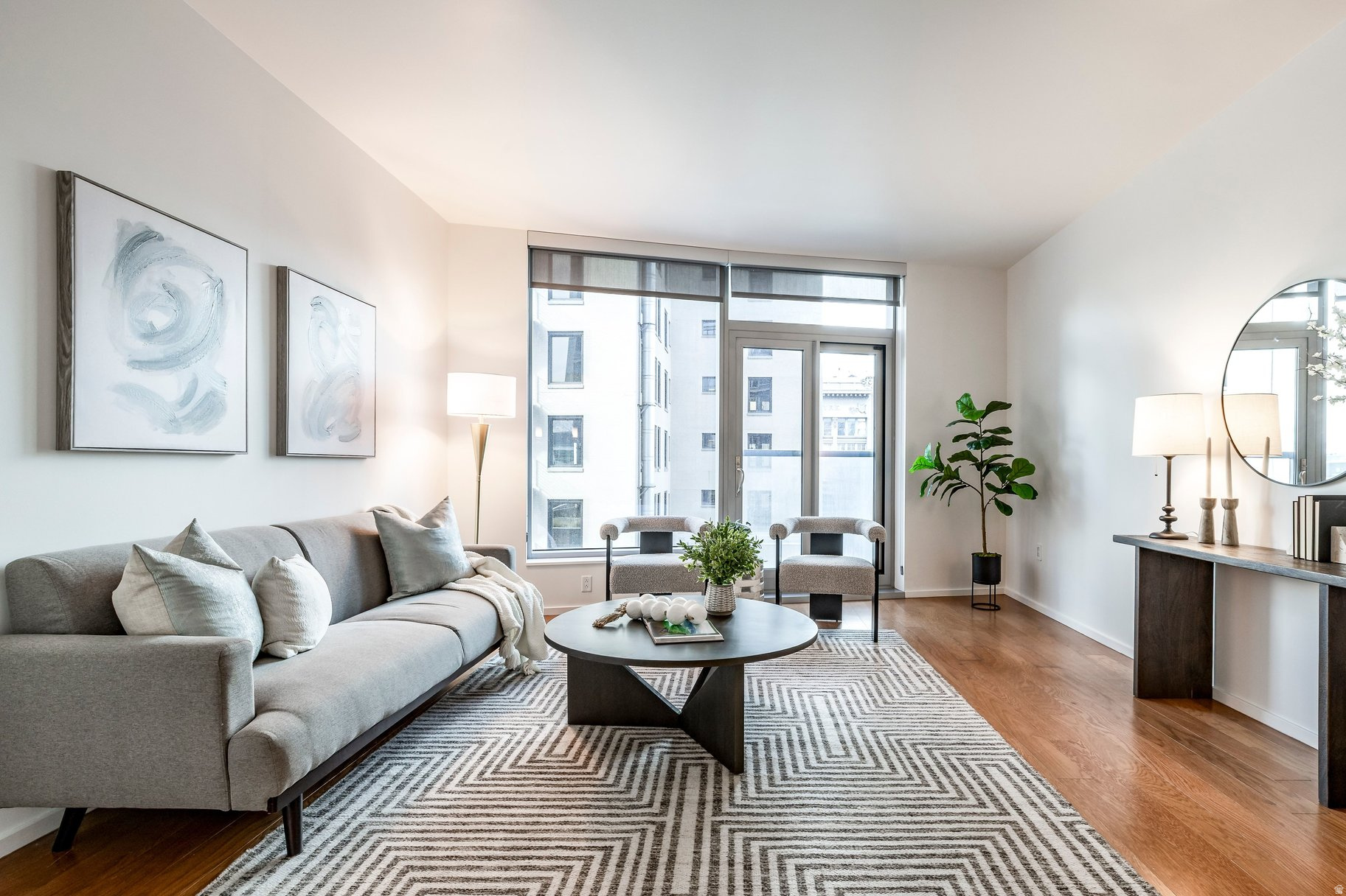 THE REGENT - Residential