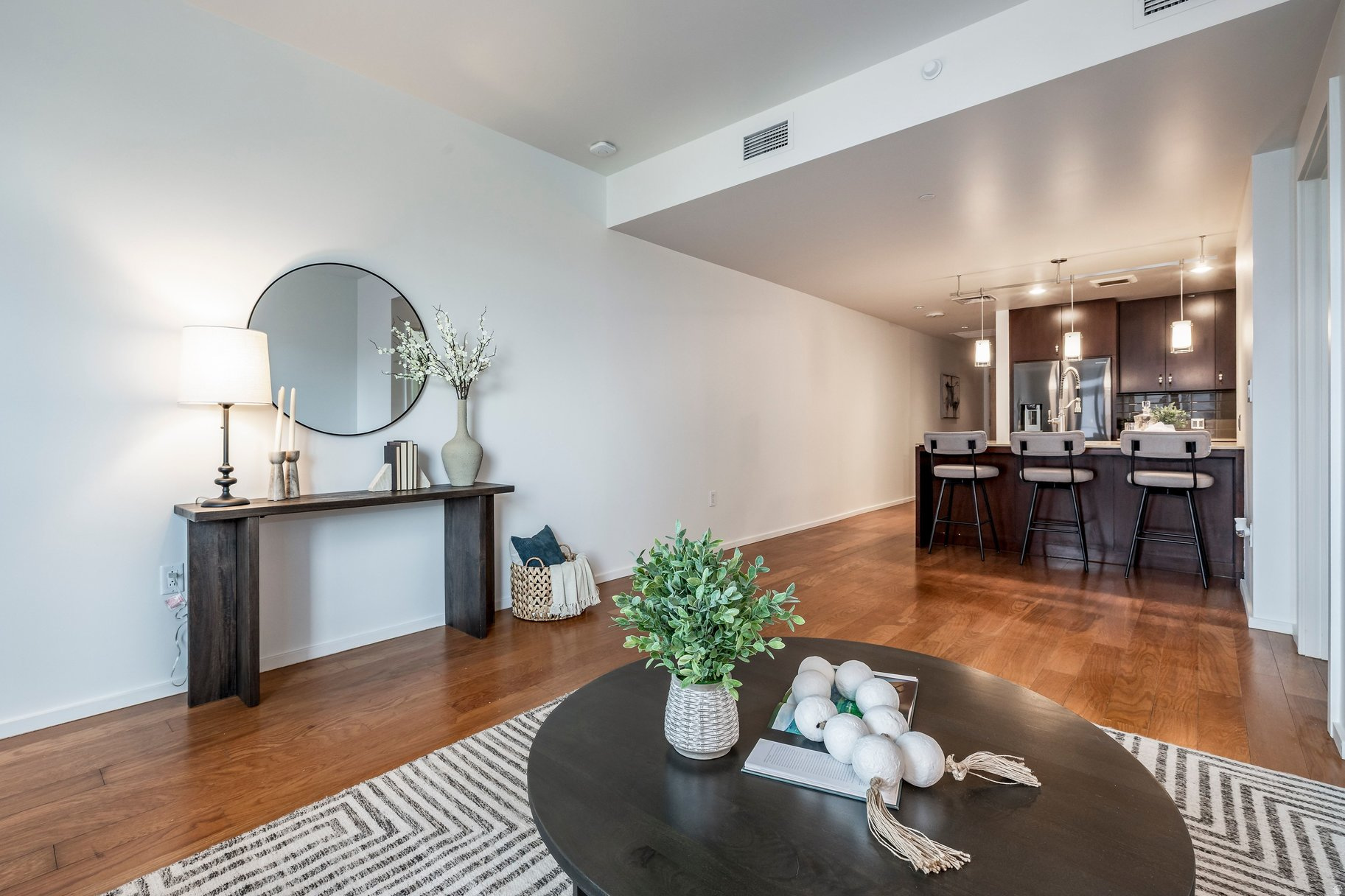 THE REGENT - Residential