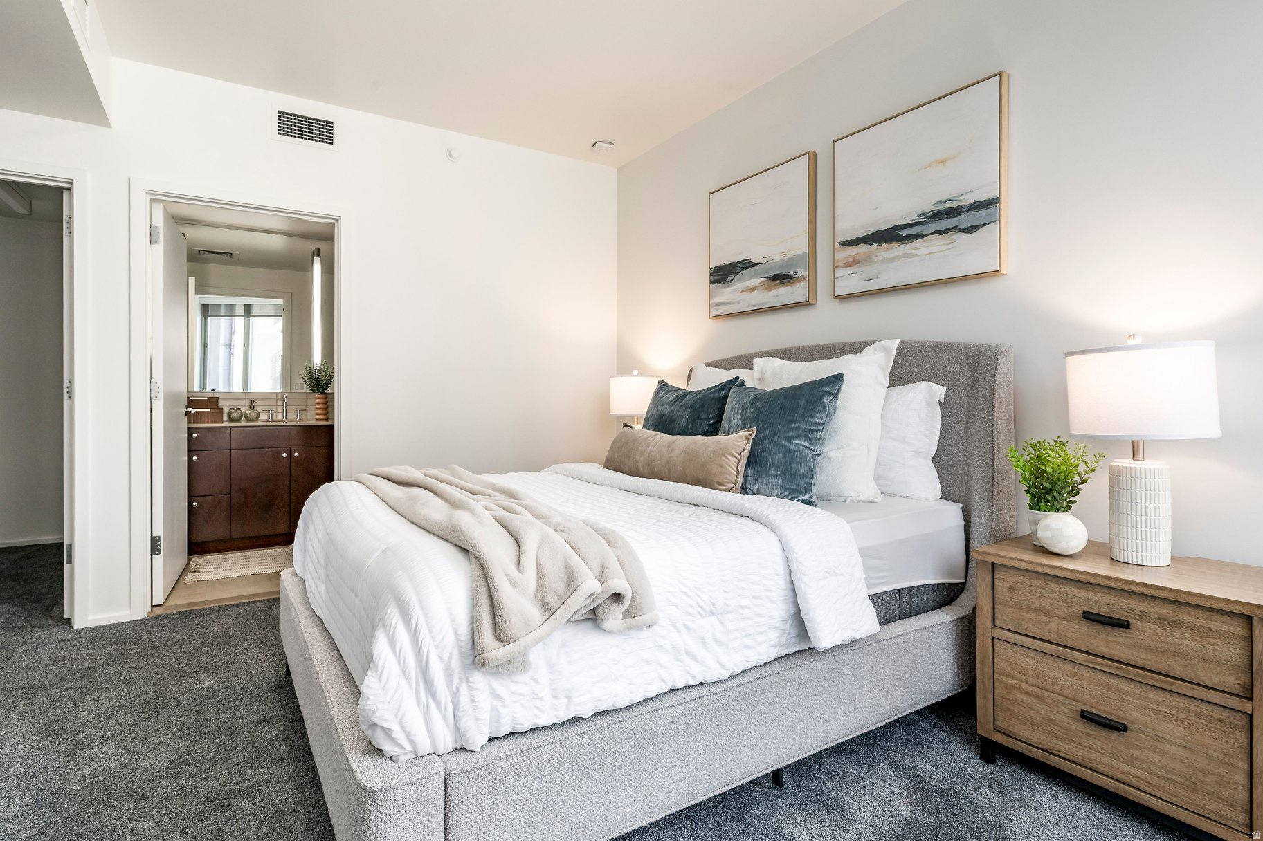 THE REGENT - Residential