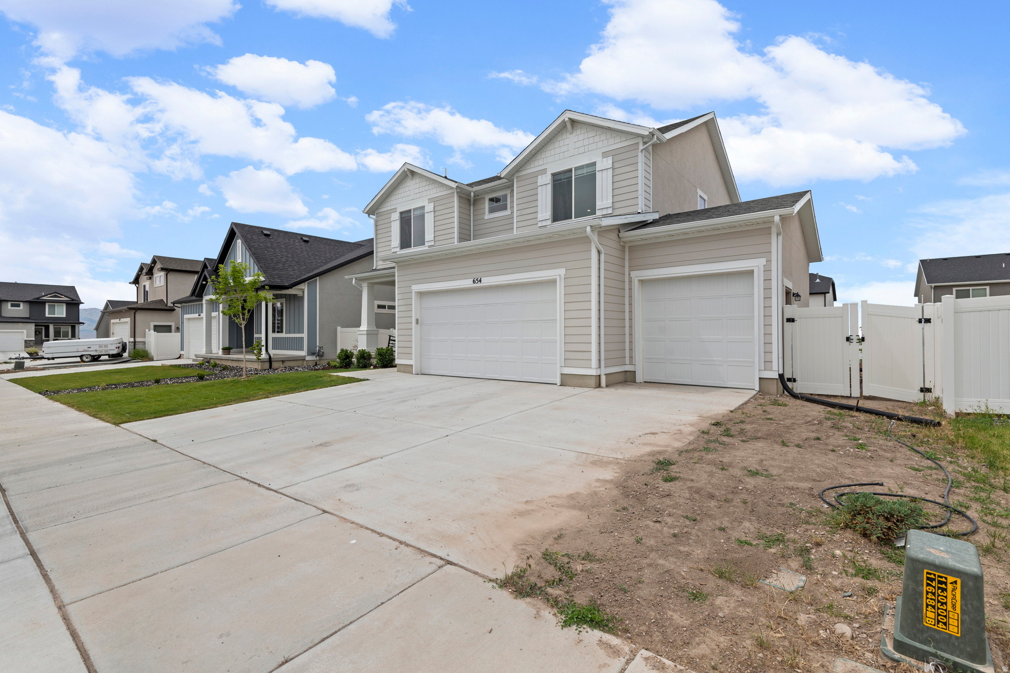 LEXINGTON GREENS - Residential