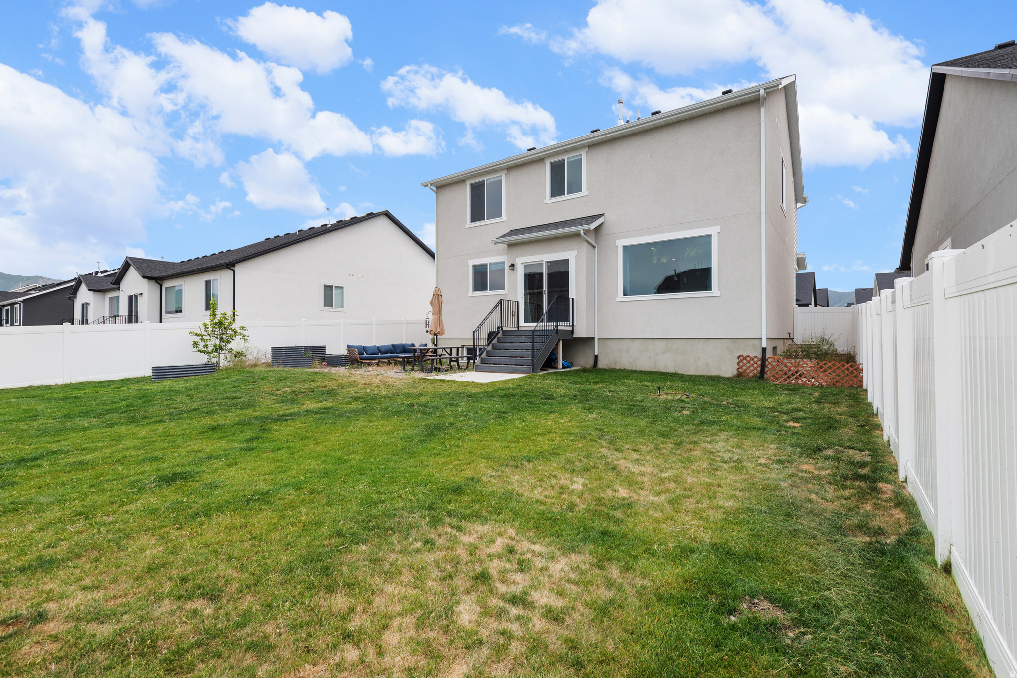 LEXINGTON GREENS - Residential
