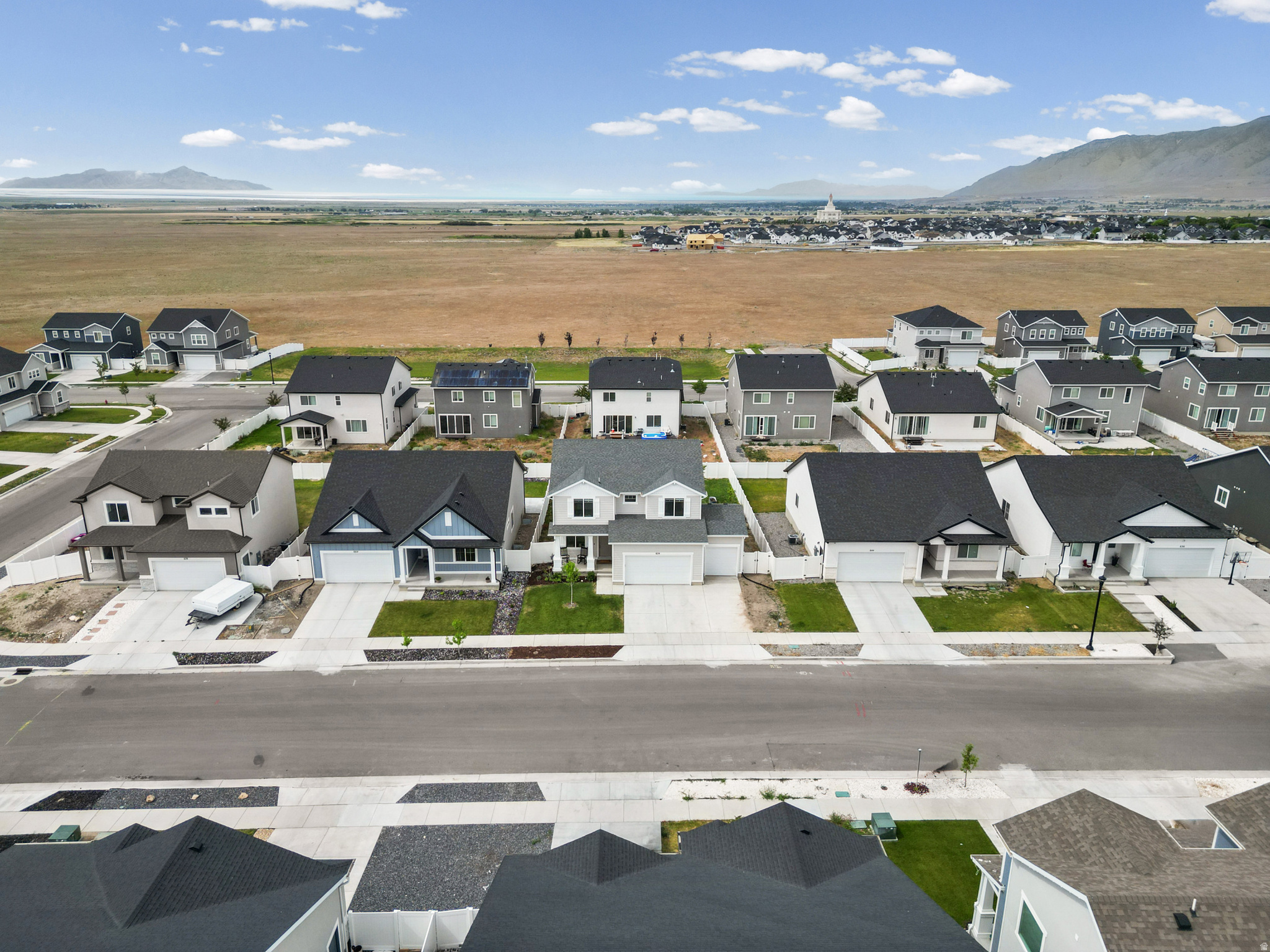 LEXINGTON GREENS - Residential