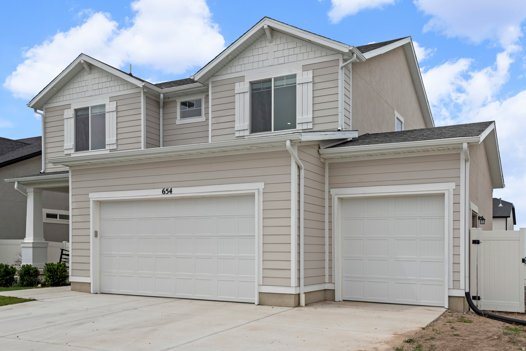 LEXINGTON GREENS - Residential
