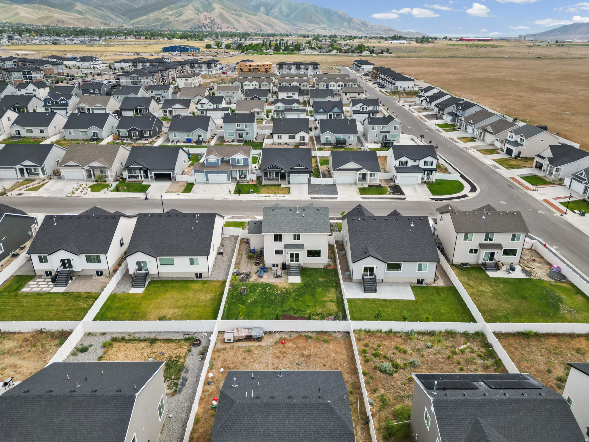 LEXINGTON GREENS - Residential
