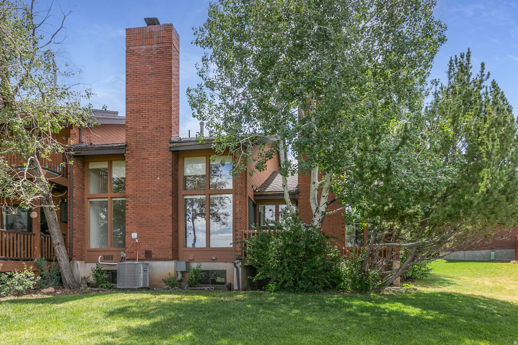 PARK WEST VILLAGE SUB - Residential Lease
