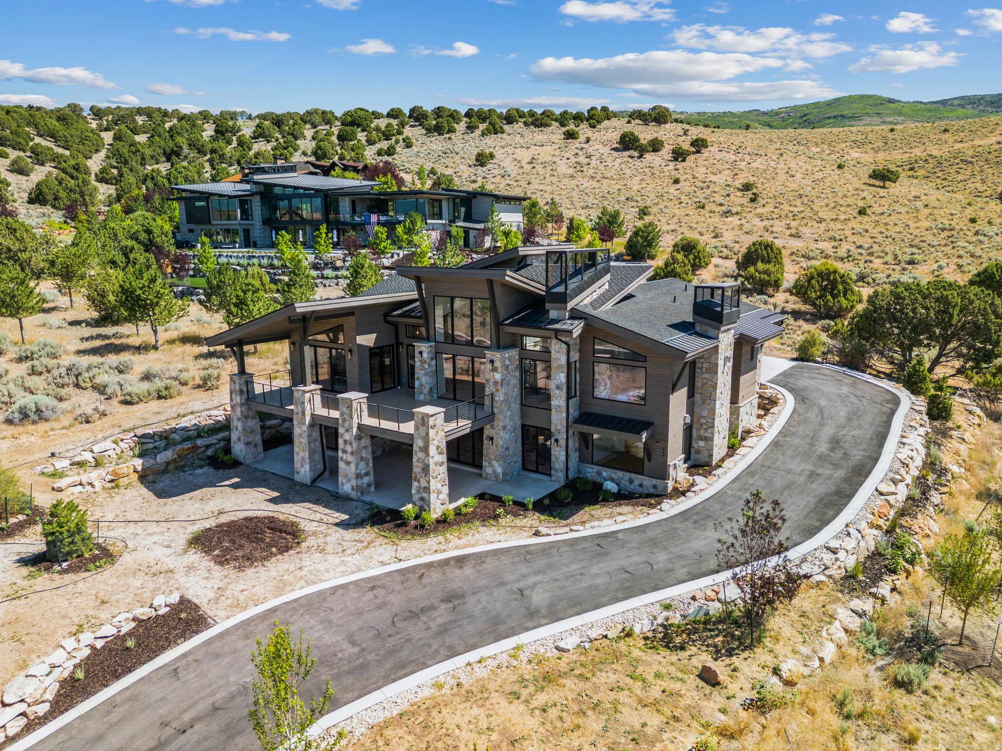RED LEDGES - Residential