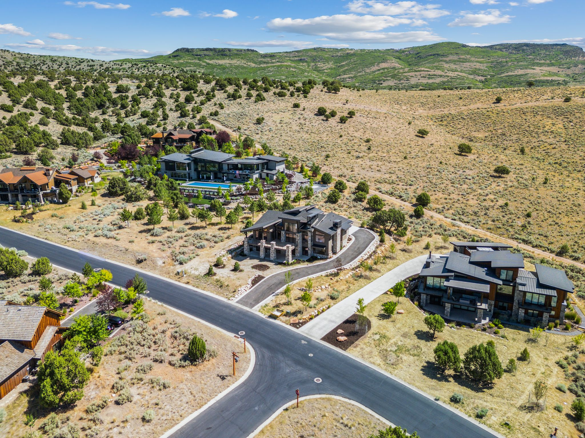 RED LEDGES - Residential