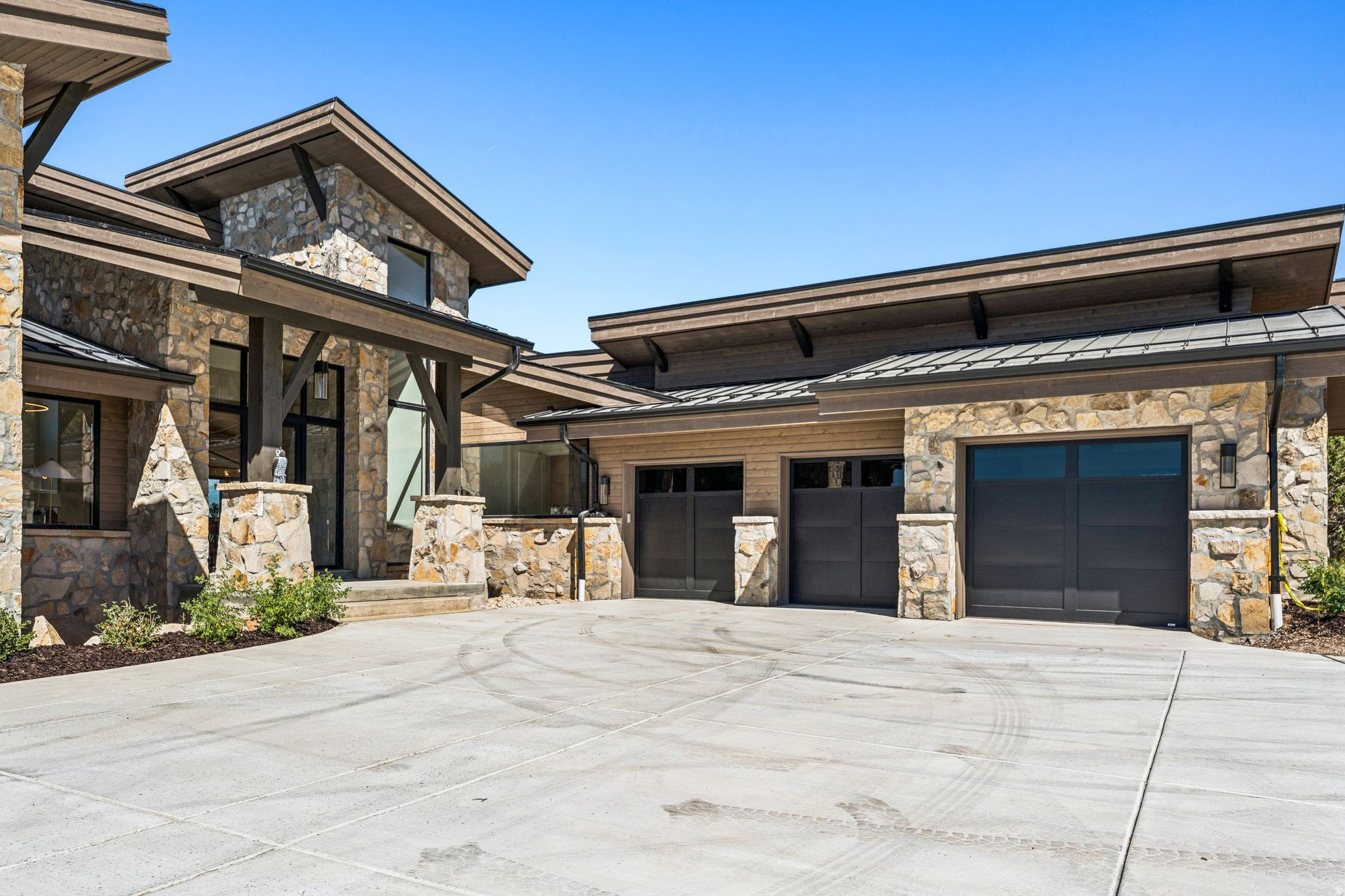 RED LEDGES - Residential