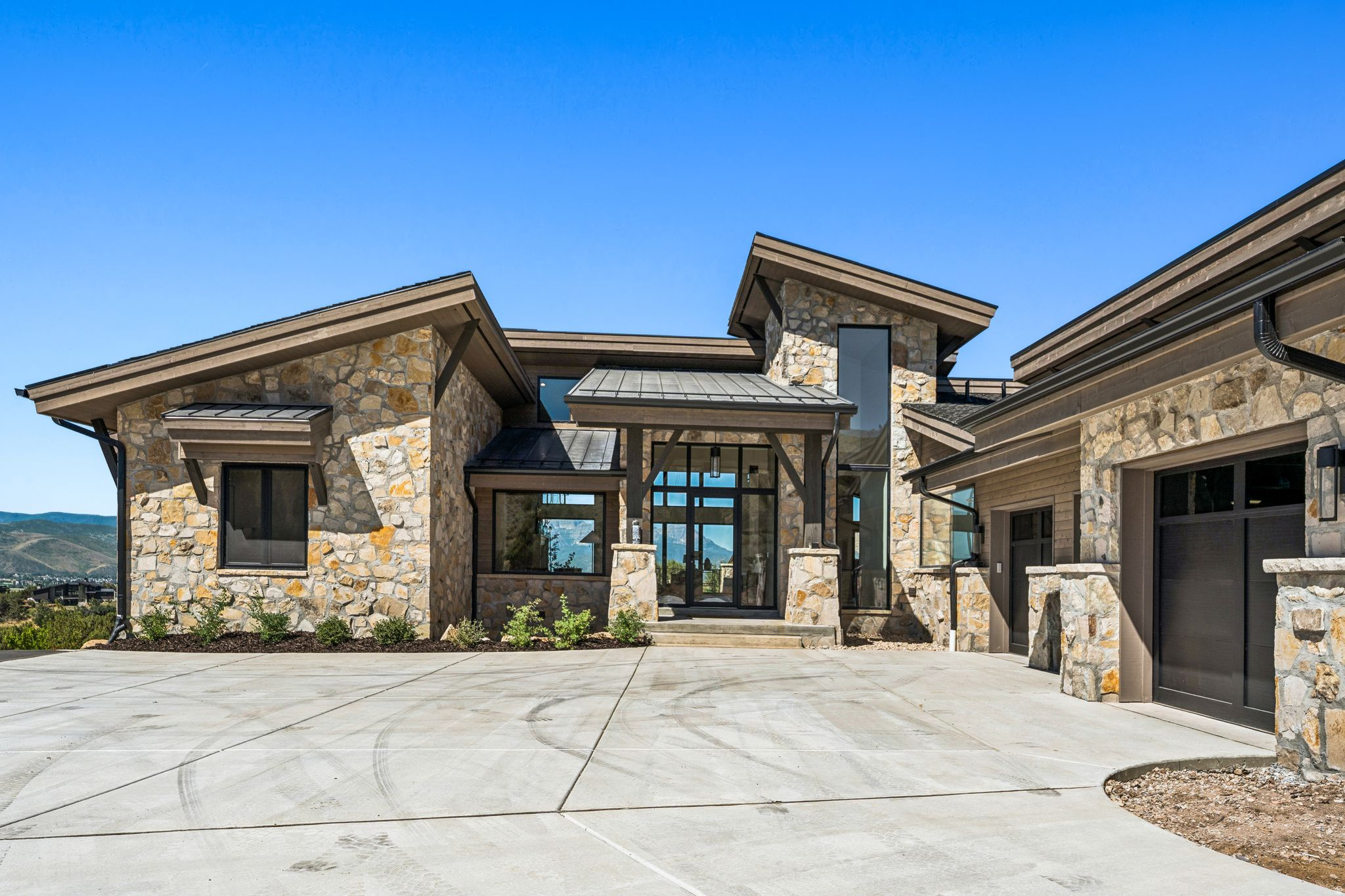RED LEDGES - Residential