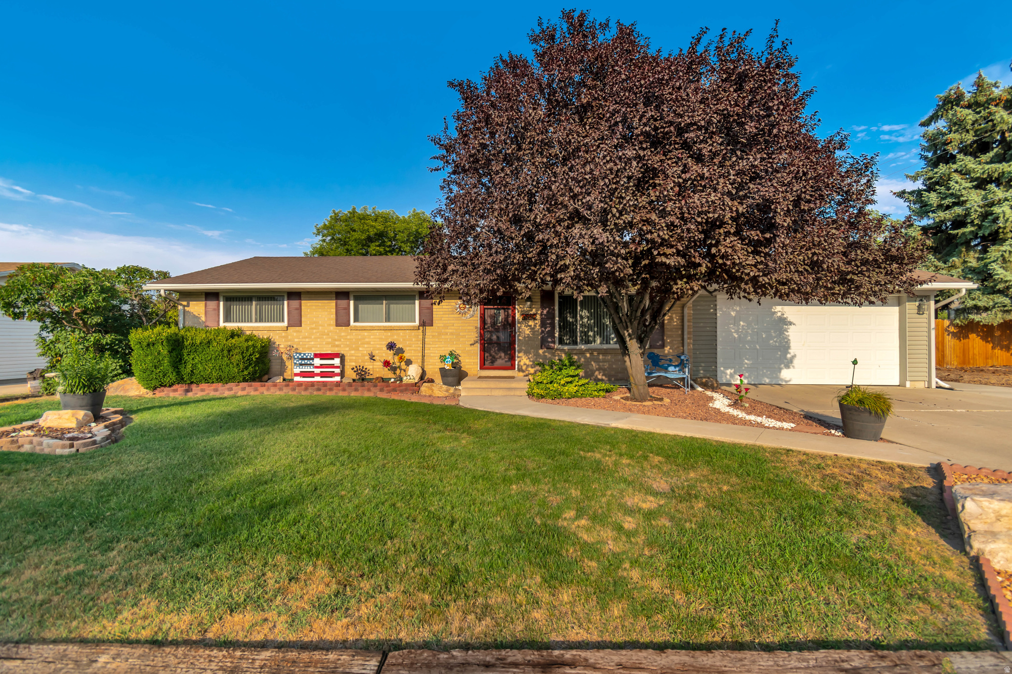 MIDWEST ESTATES - Residential