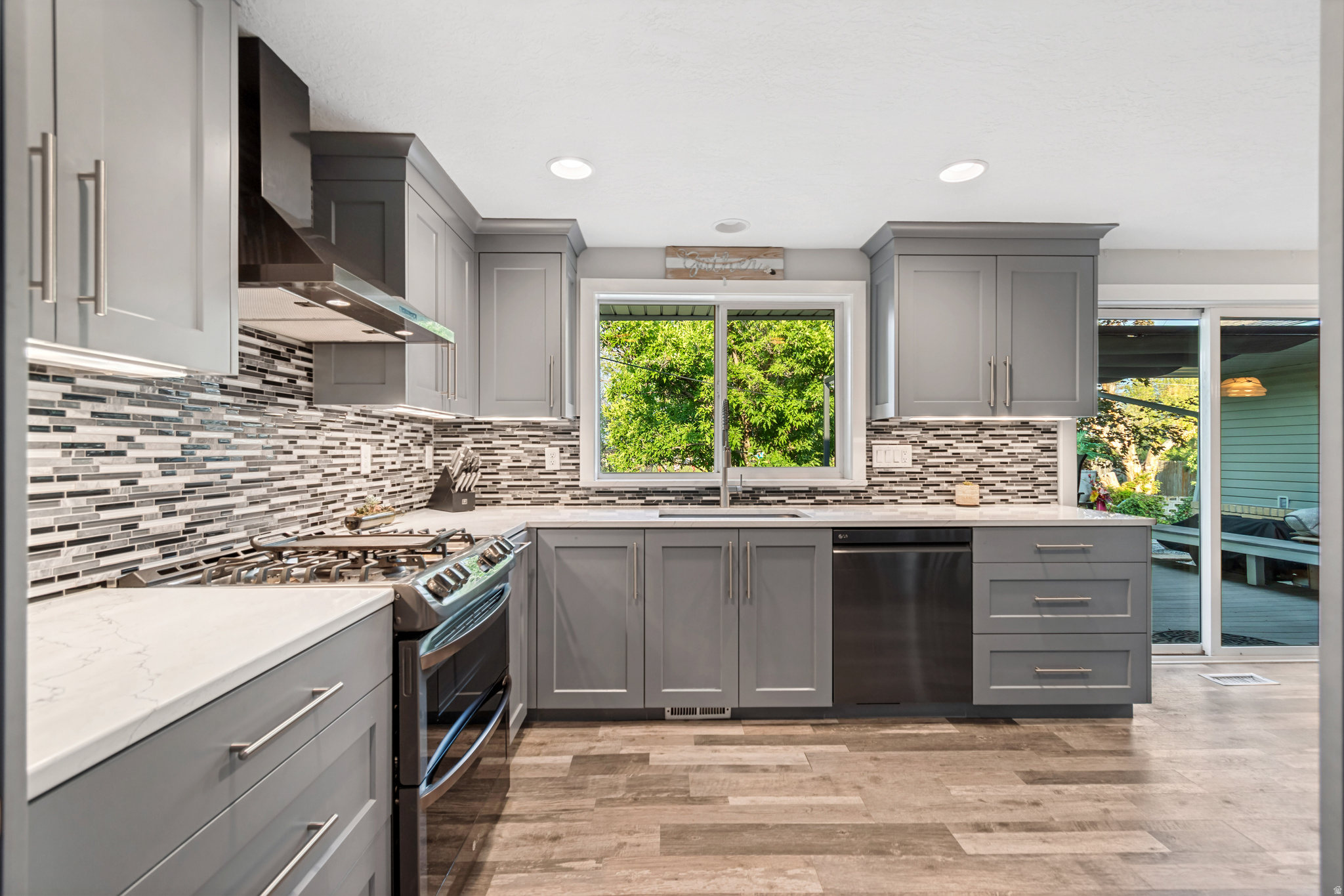MIDWEST ESTATES - Residential