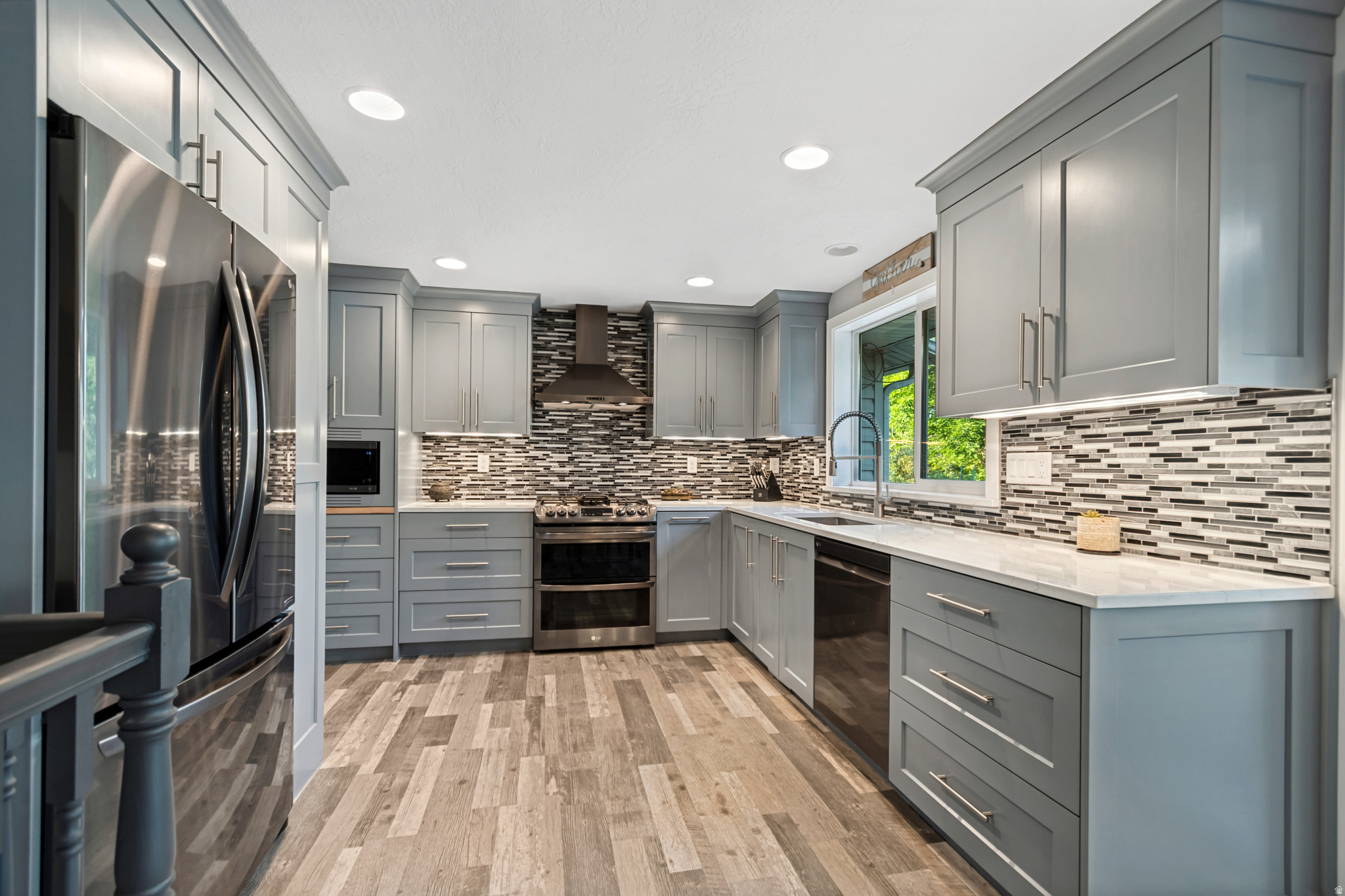MIDWEST ESTATES - Residential