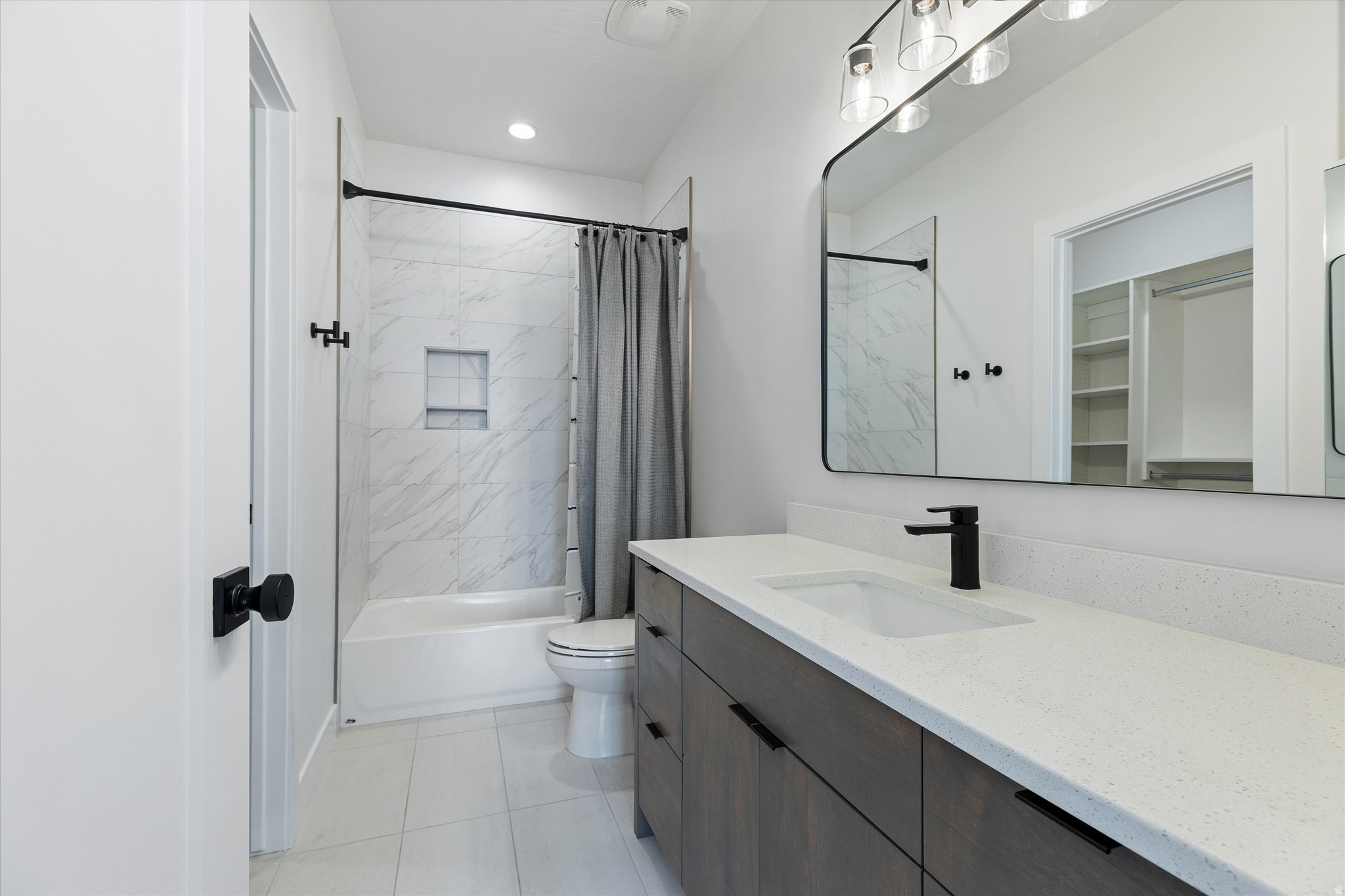 LAS COLINAS PH 3 - Residential